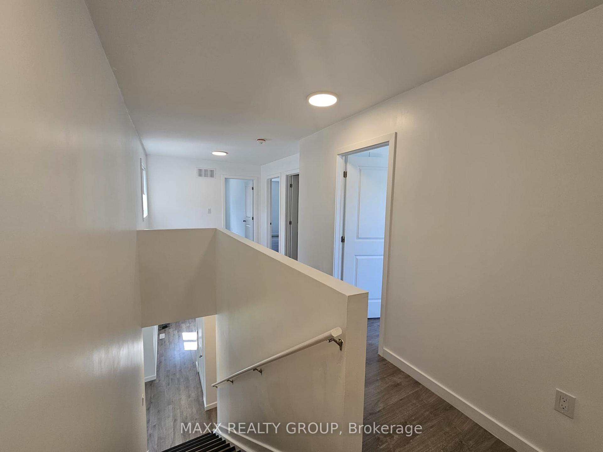 Photo 17 of Unit 36, 122 Highriver Trail, Welland, Broadway — HOMEH