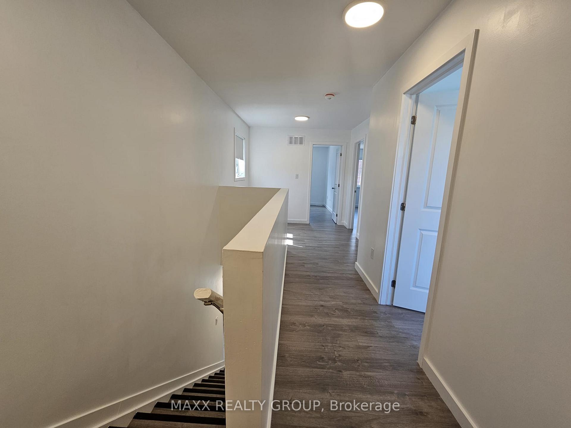 Photo 18 of Unit 36, 122 Highriver Trail, Welland, Broadway — HOMEH