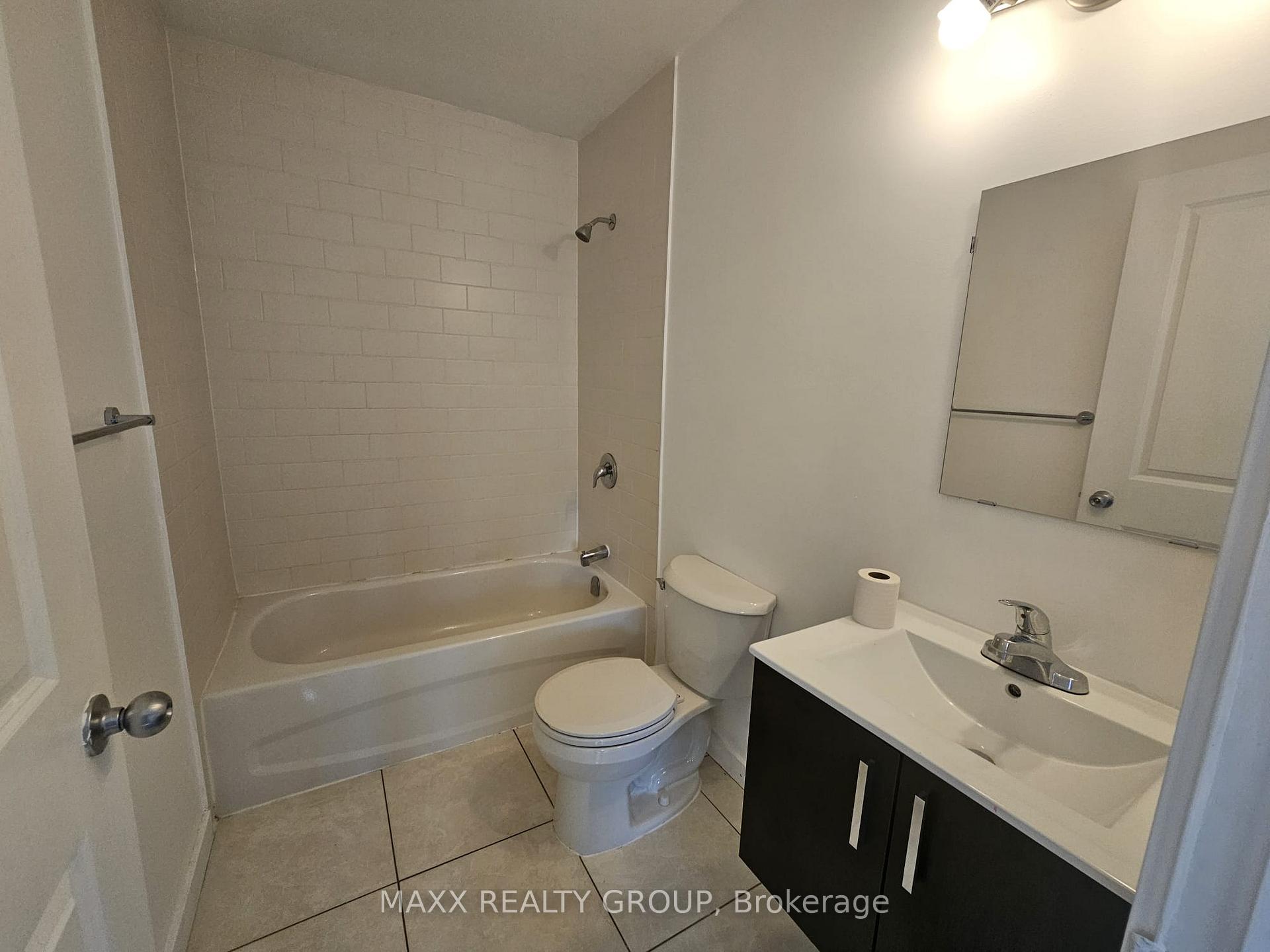Photo 20 of Unit 36, 122 Highriver Trail, Welland, Broadway — HOMEH