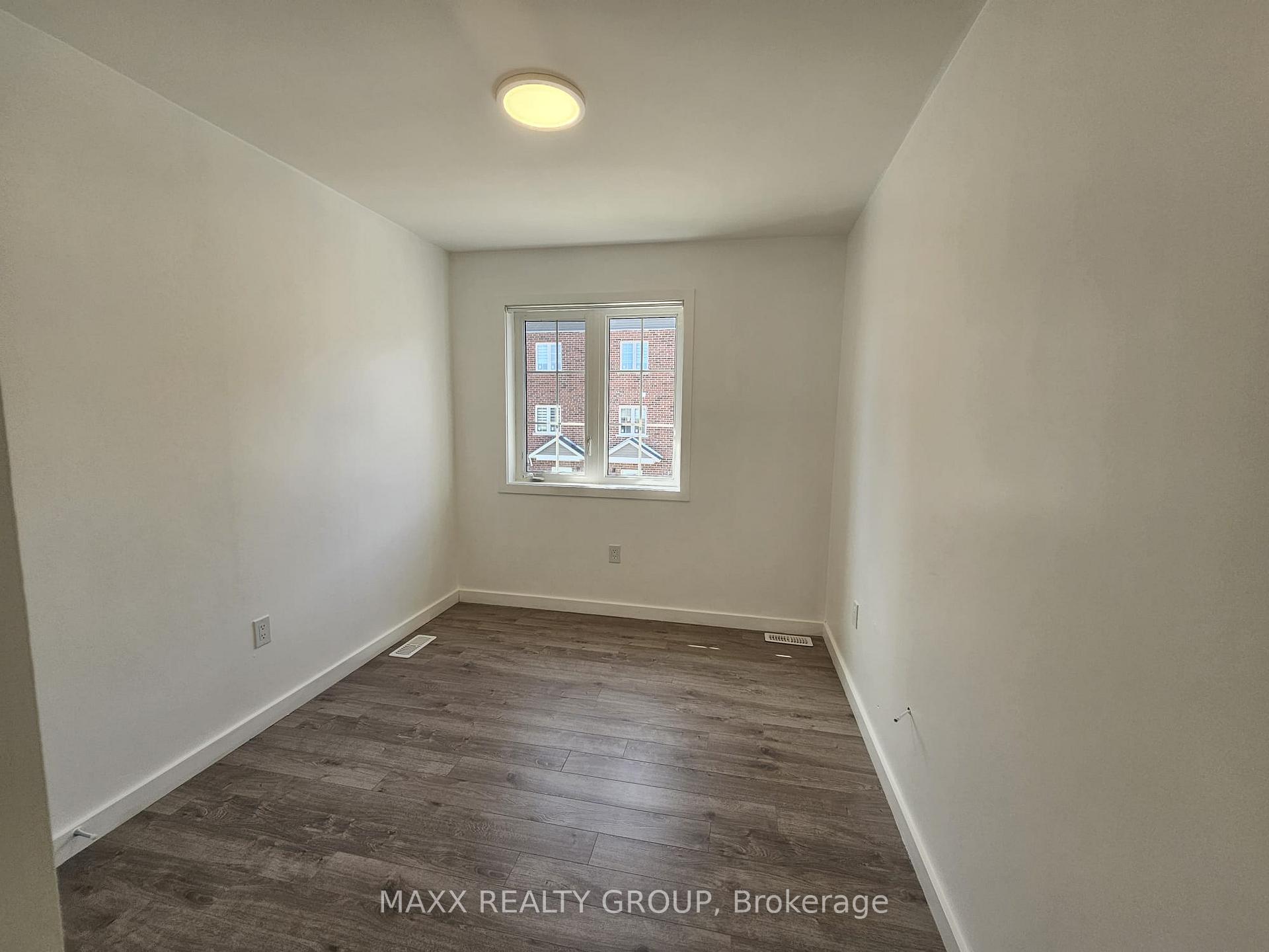 Photo 23 of Unit 36, 122 Highriver Trail, Welland, Broadway — HOMEH