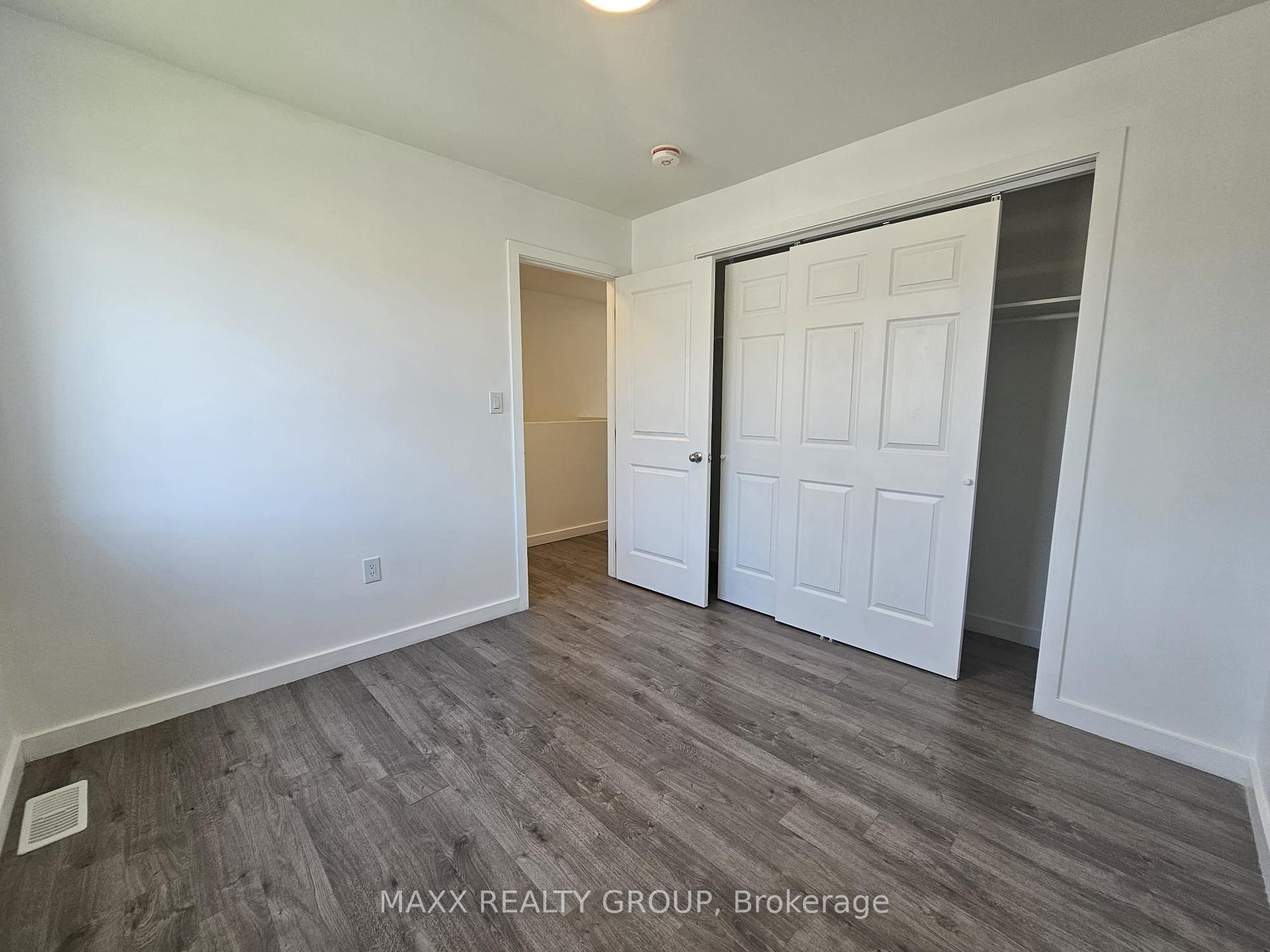 Photo 27 of Unit 36, 122 Highriver Trail, Welland, Broadway — HOMEH