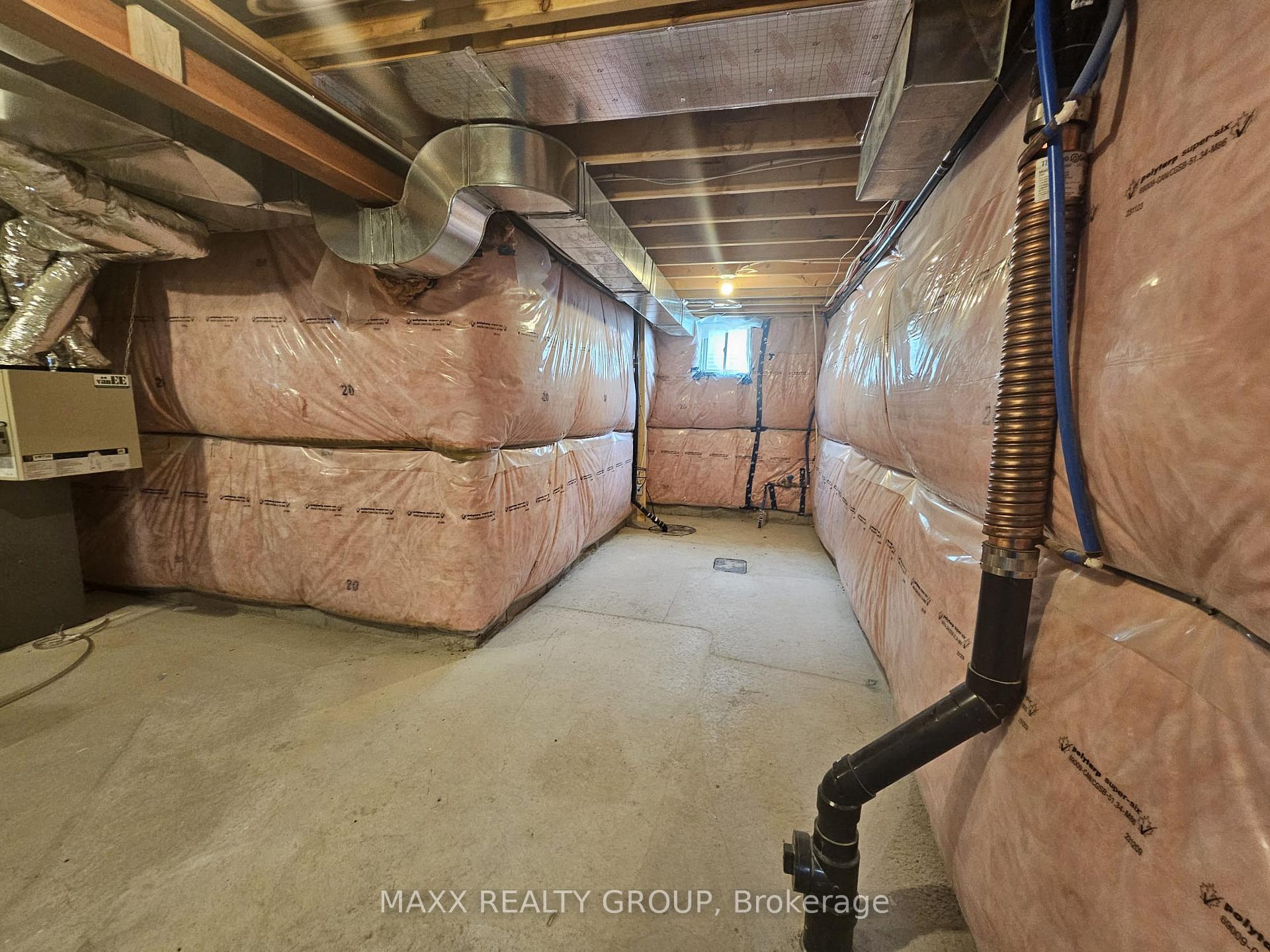 Photo 35 of Unit 36, 122 Highriver Trail, Welland, Broadway — HOMEH