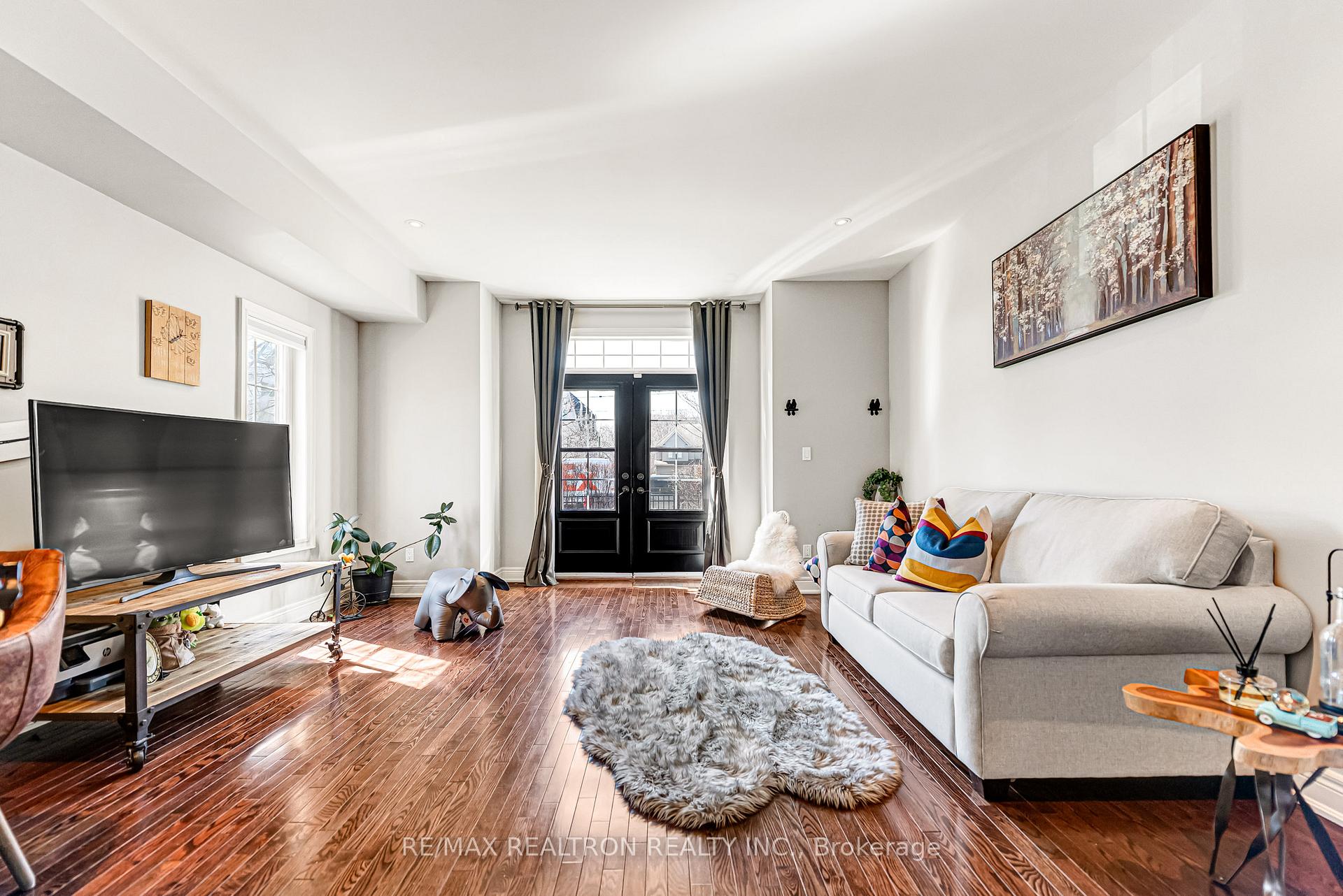 Photo 37 of Unit 1, 117 Nelson Street, Oakville, Bronte — HOMEH