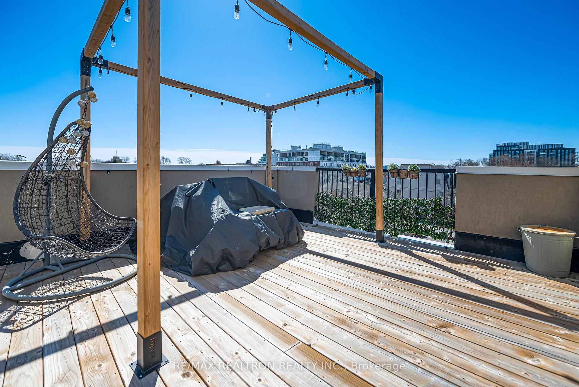 Photo 44 of Unit 1, 117 Nelson Street, Oakville, Bronte — HOMEH
