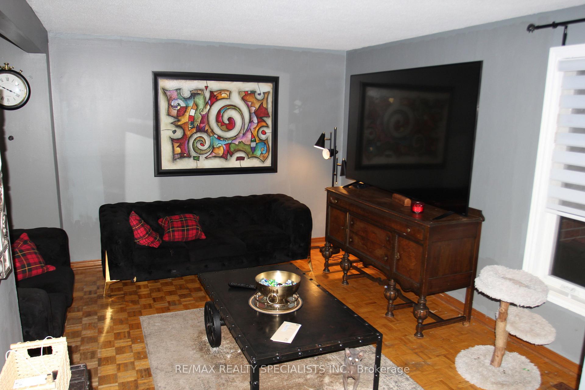 Photo 2 of 31 Laburnham Avenue, Etobicoke, Long Branch — HOMEH