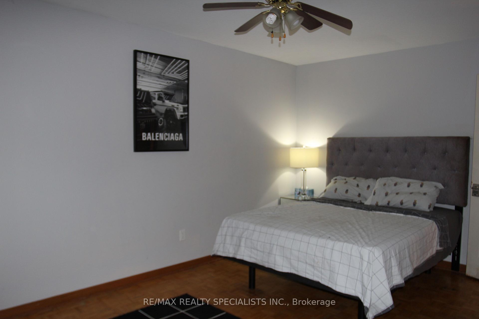 Photo 14 of 31 Laburnham Avenue, Etobicoke, Long Branch — HOMEH