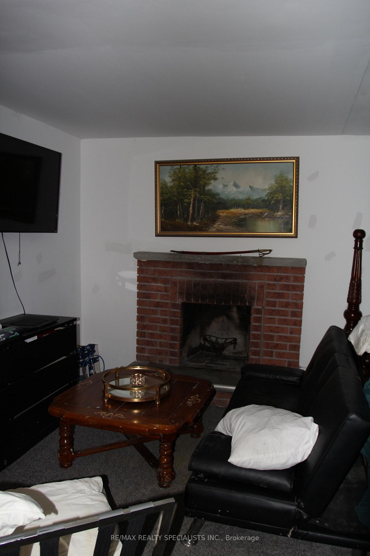 Photo 24 of 31 Laburnham Avenue, Etobicoke, Long Branch — HOMEH