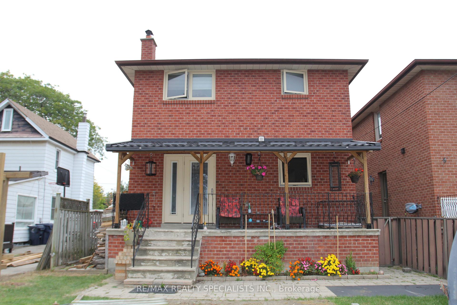 Photo 26 of 31 Laburnham Avenue, Etobicoke, Long Branch — HOMEH