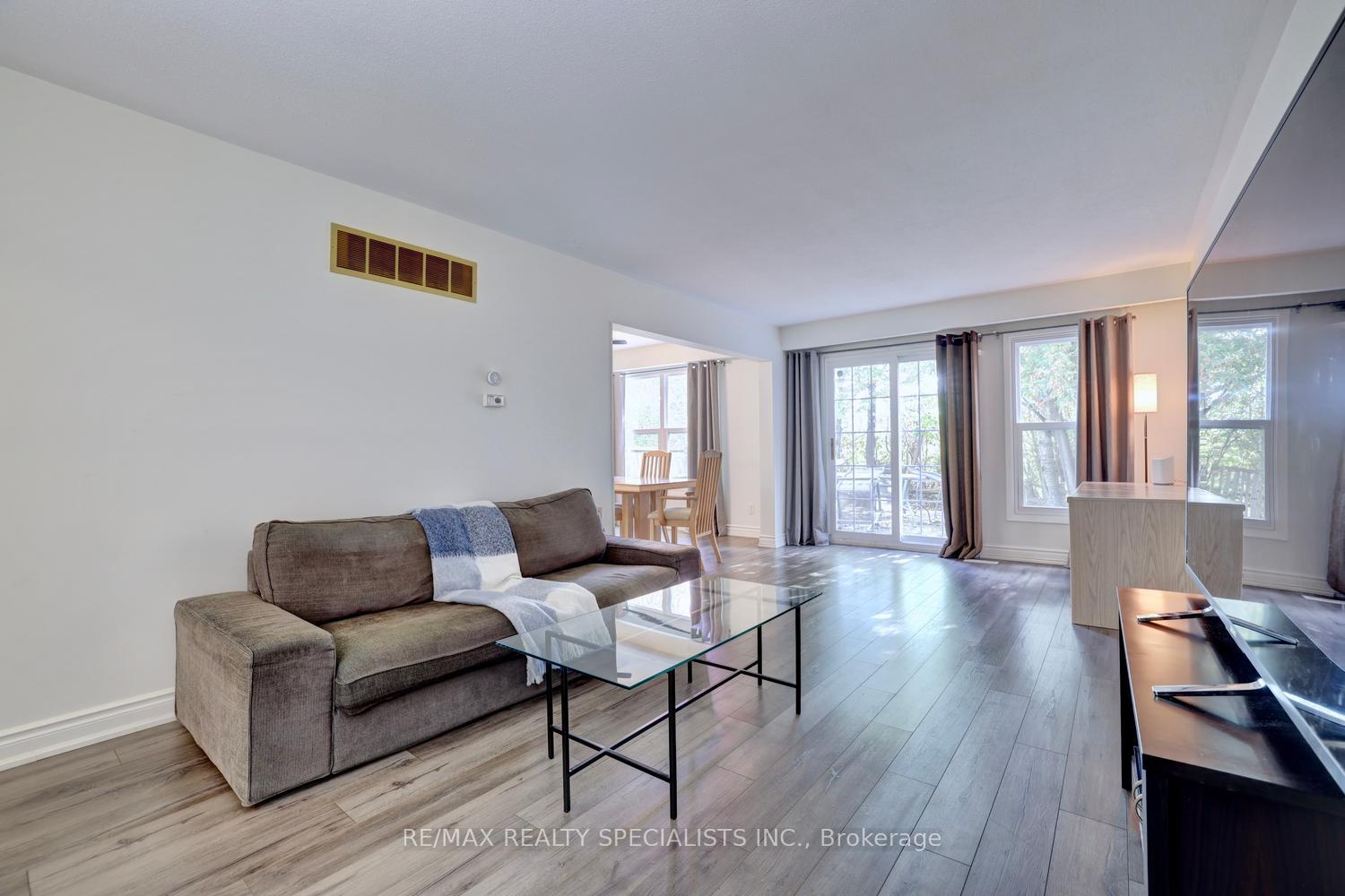Photo 7 of 2494 Barcella Crescent, Mississauga, Sheridan — HOMEH
