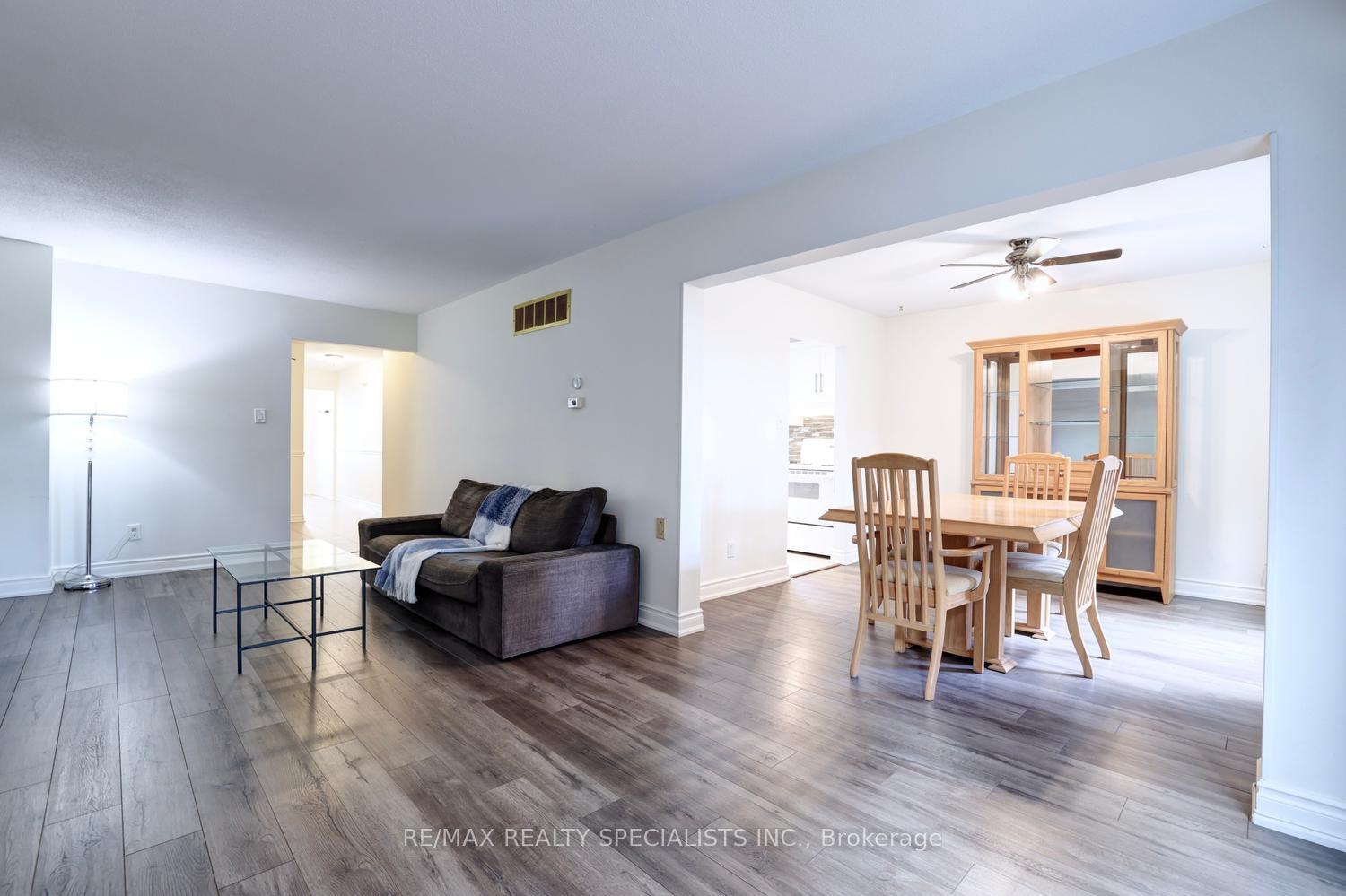 Photo 9 of 2494 Barcella Crescent, Mississauga, Sheridan — HOMEH