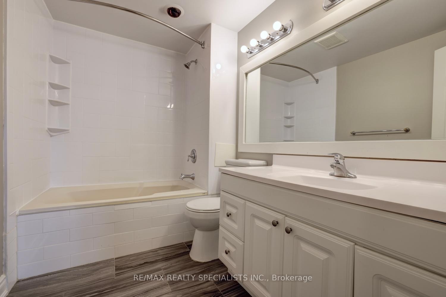 Photo 21 of 2494 Barcella Crescent, Mississauga, Sheridan — HOMEH