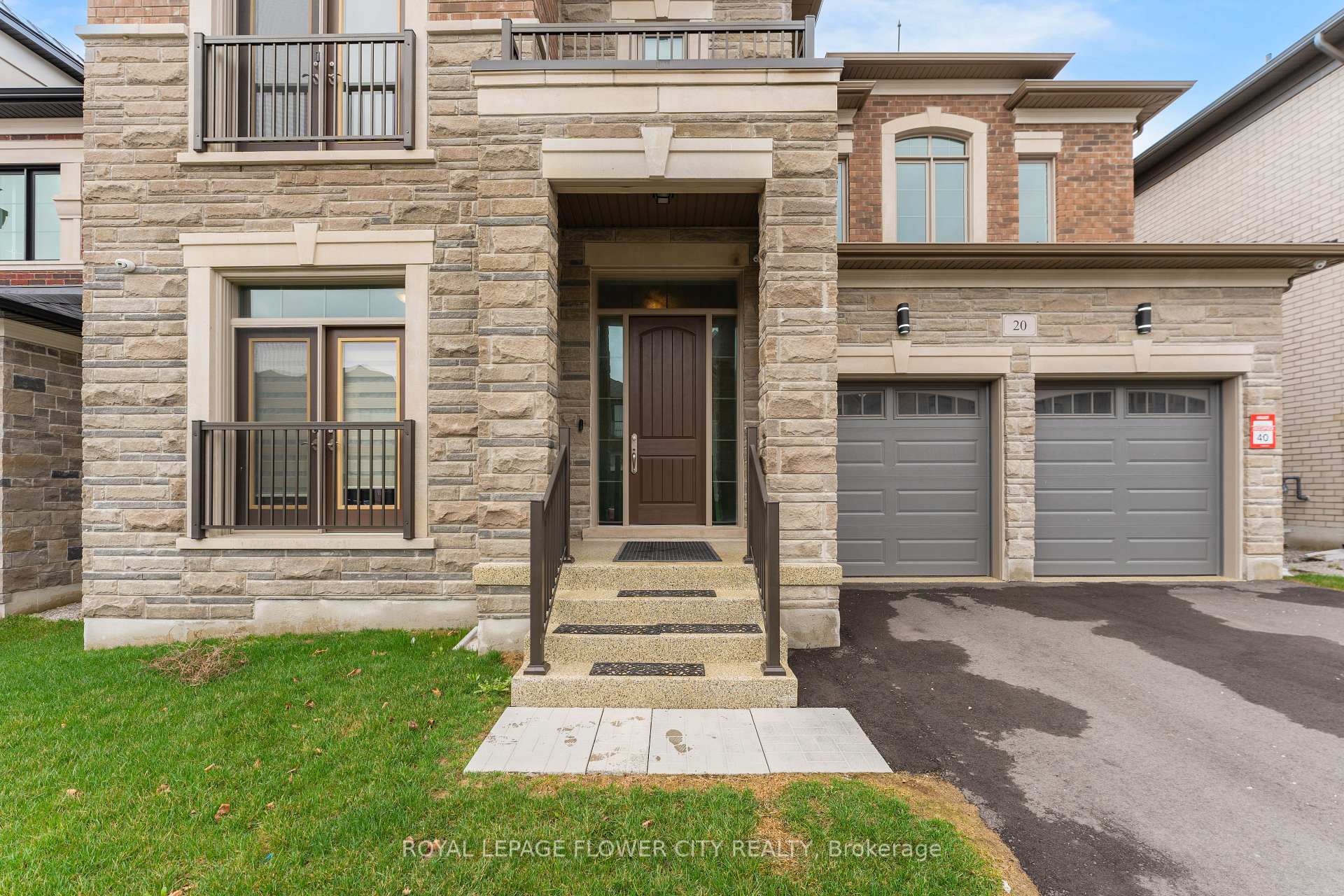 Photo 2 of 20 Seraville Street, Vaughan, Vellore Village — HOMEH