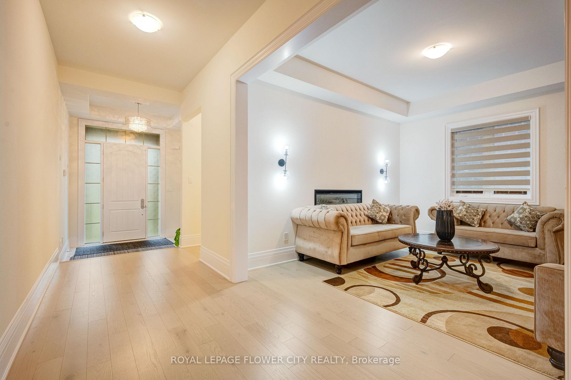 Photo 5 of 20 Seraville Street, Vaughan, Vellore Village — HOMEH