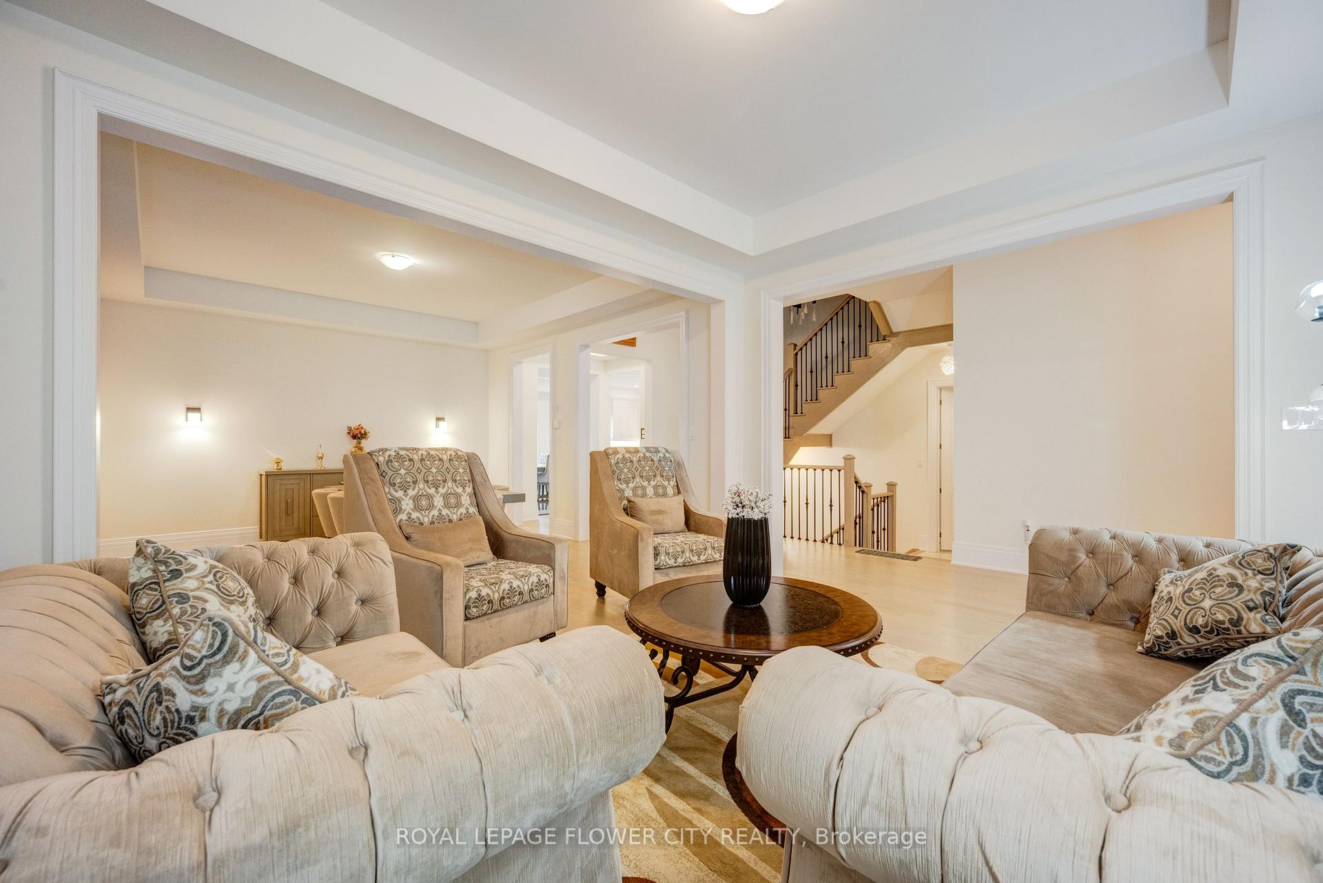Photo 7 of 20 Seraville Street, Vaughan, Vellore Village — HOMEH