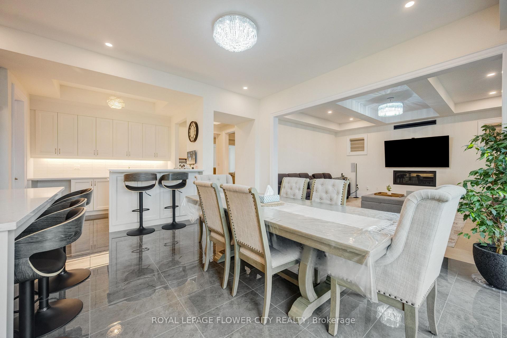 Photo 13 of 20 Seraville Street, Vaughan, Vellore Village — HOMEH