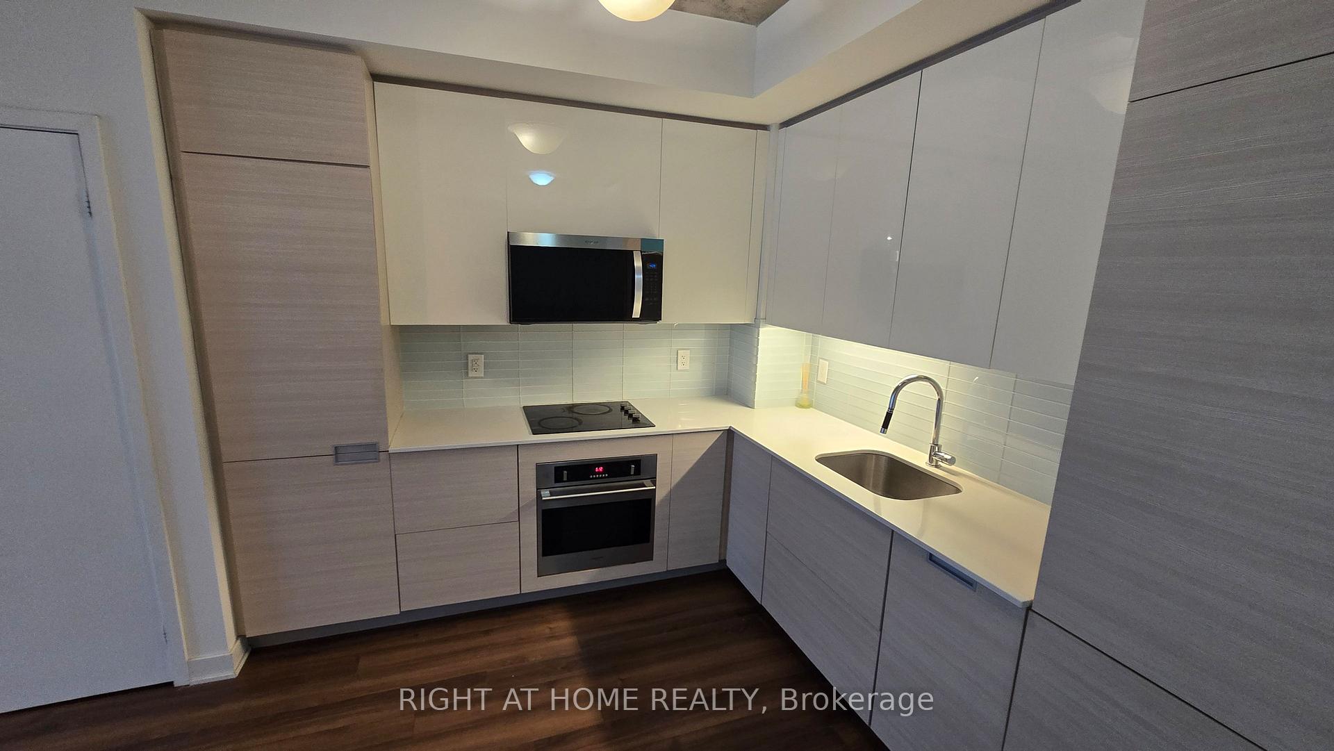 Photo 2 of Unit 914, 210 Simcoe Street, Toronto, Kensington-Chinatown — HOMEH