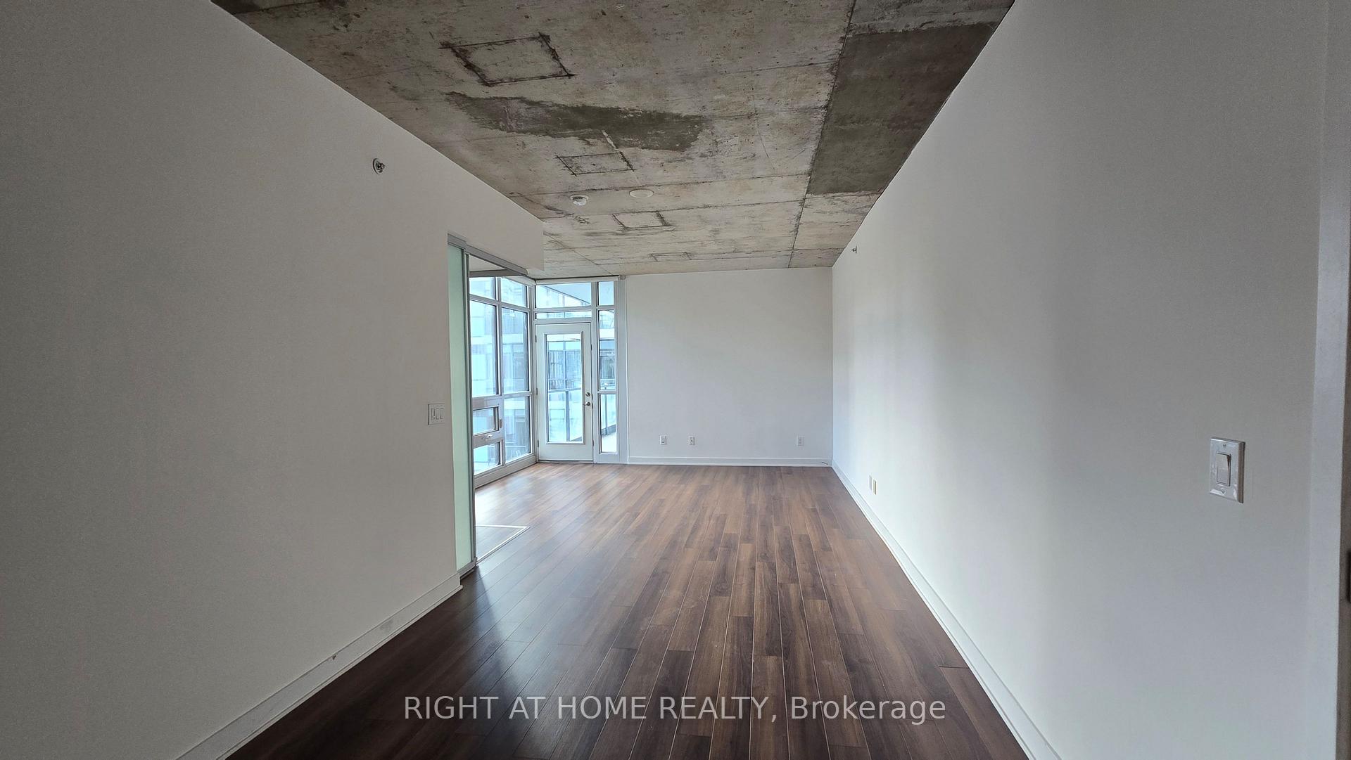 Photo 4 of Unit 914, 210 Simcoe Street, Toronto, Kensington-Chinatown — HOMEH