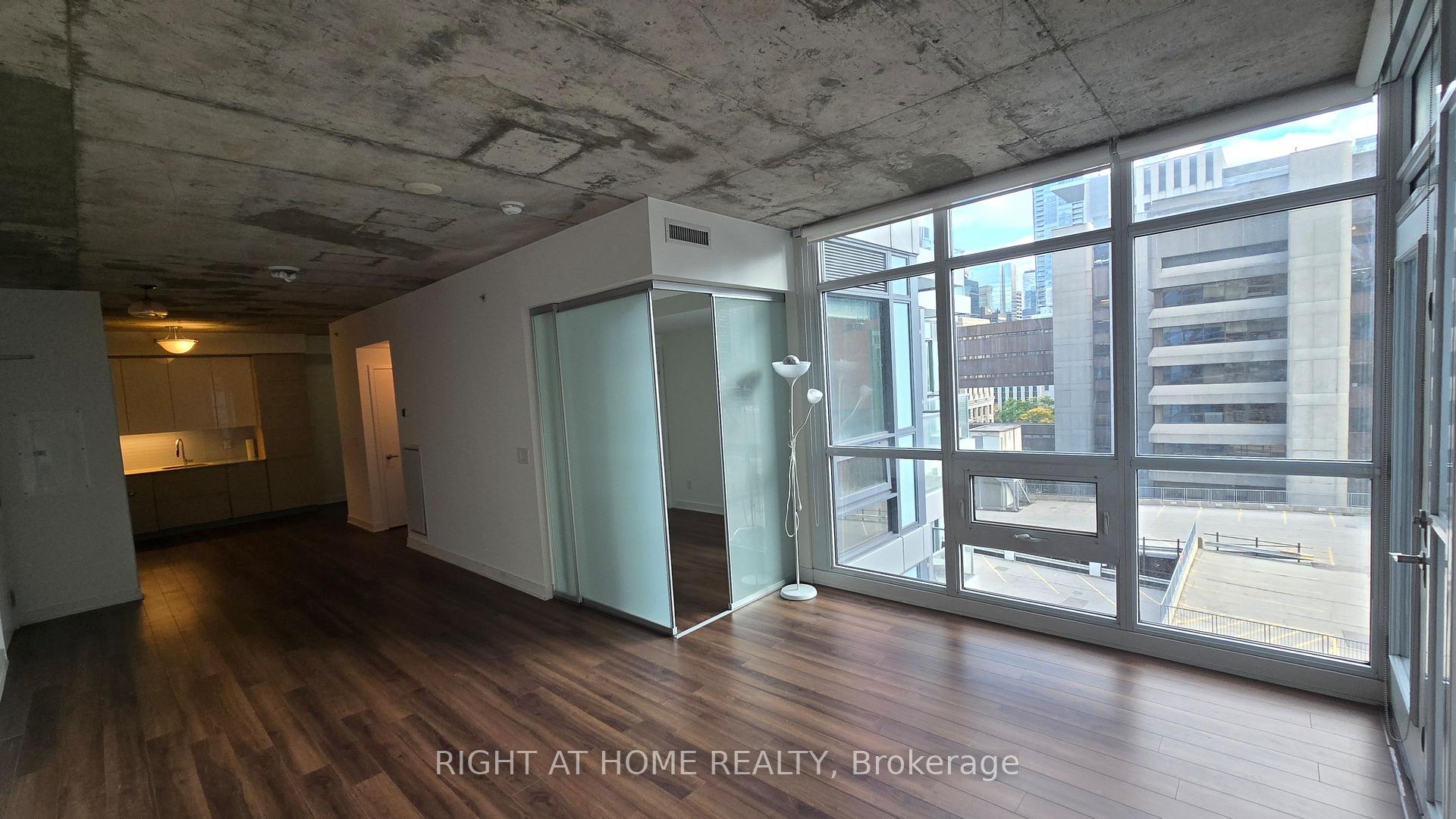Photo 7 of Unit 914, 210 Simcoe Street, Toronto, Kensington-Chinatown — HOMEH