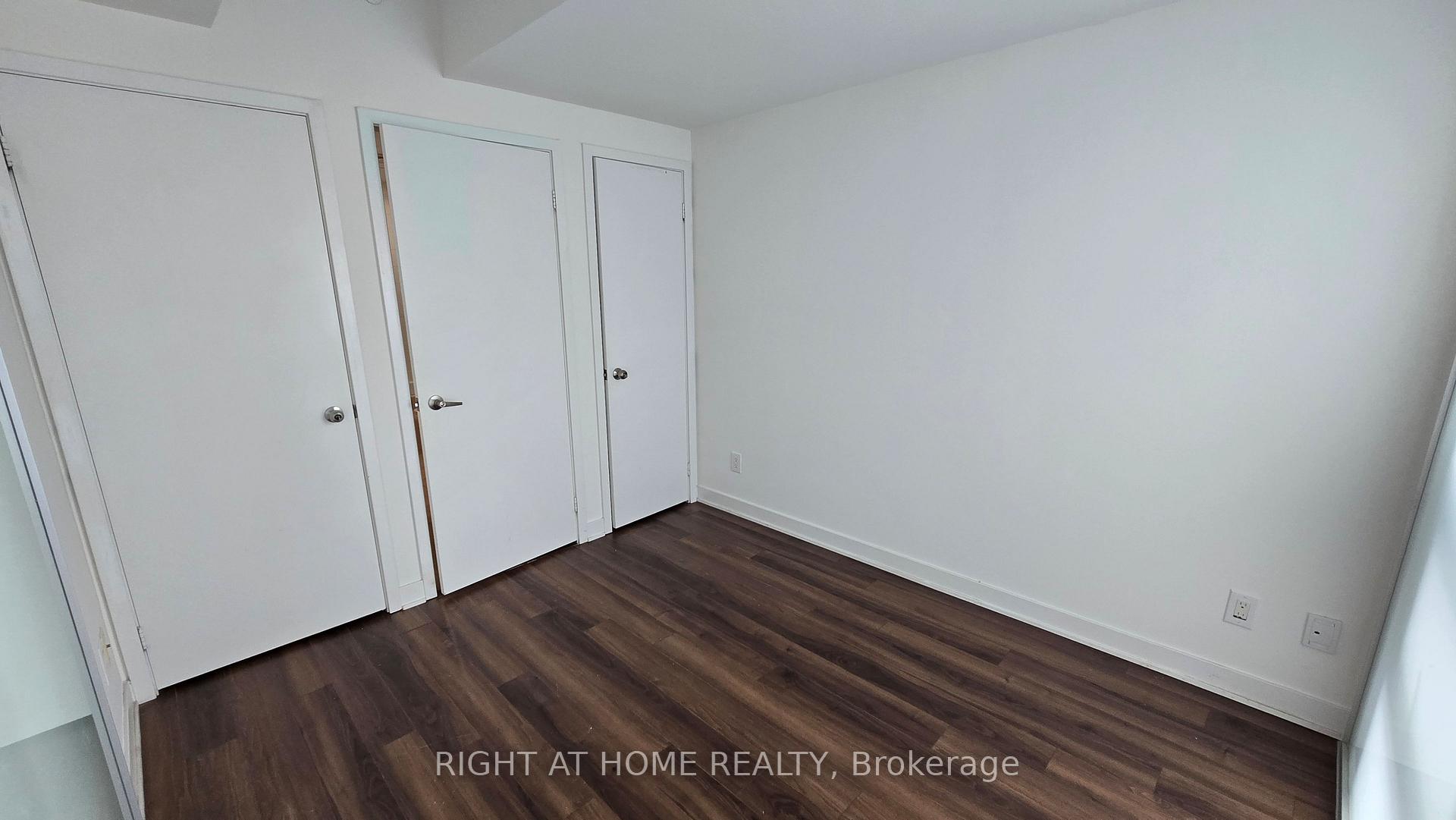 Photo 8 of Unit 914, 210 Simcoe Street, Toronto, Kensington-Chinatown — HOMEH