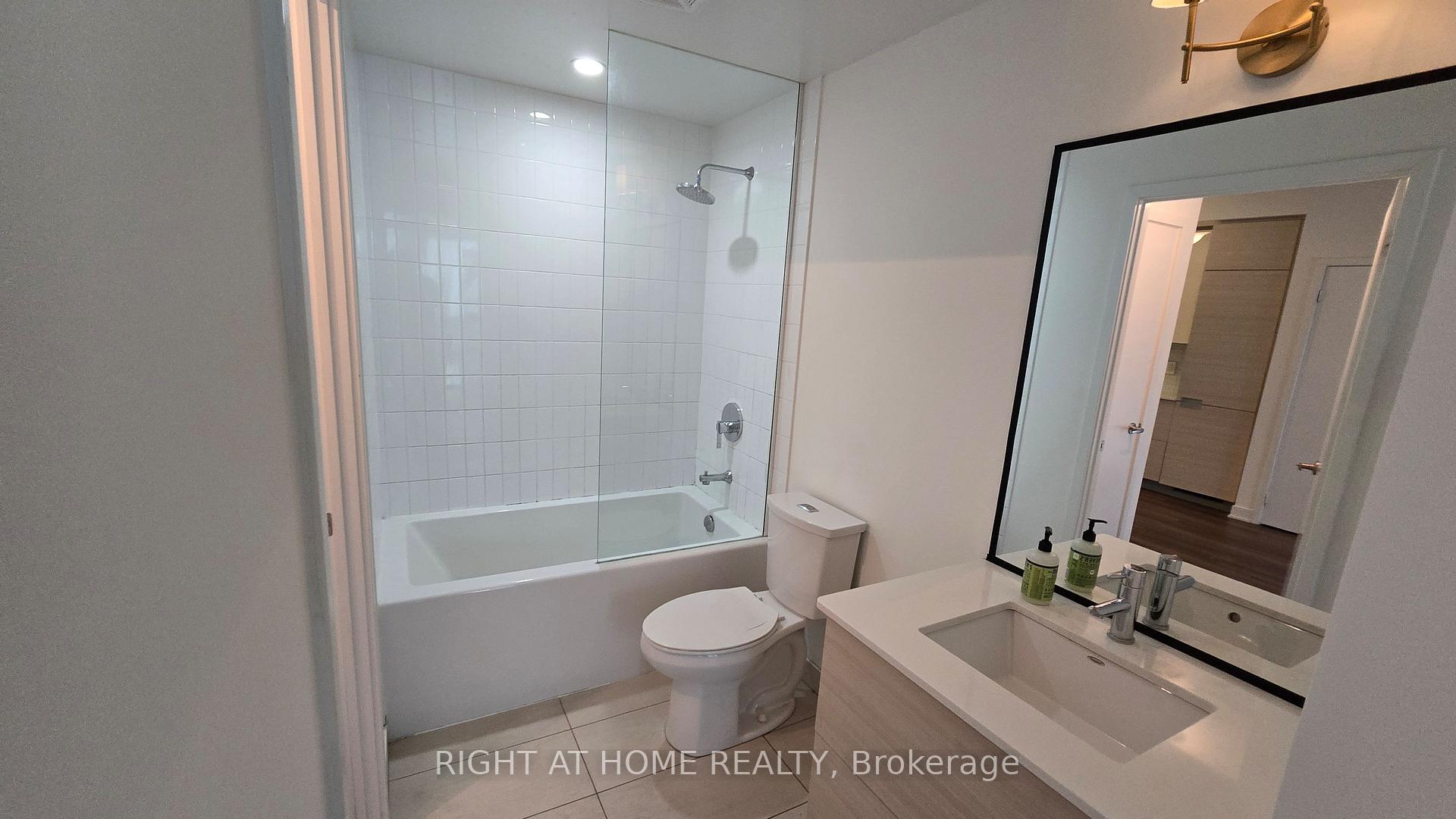 Photo 10 of Unit 914, 210 Simcoe Street, Toronto, Kensington-Chinatown — HOMEH