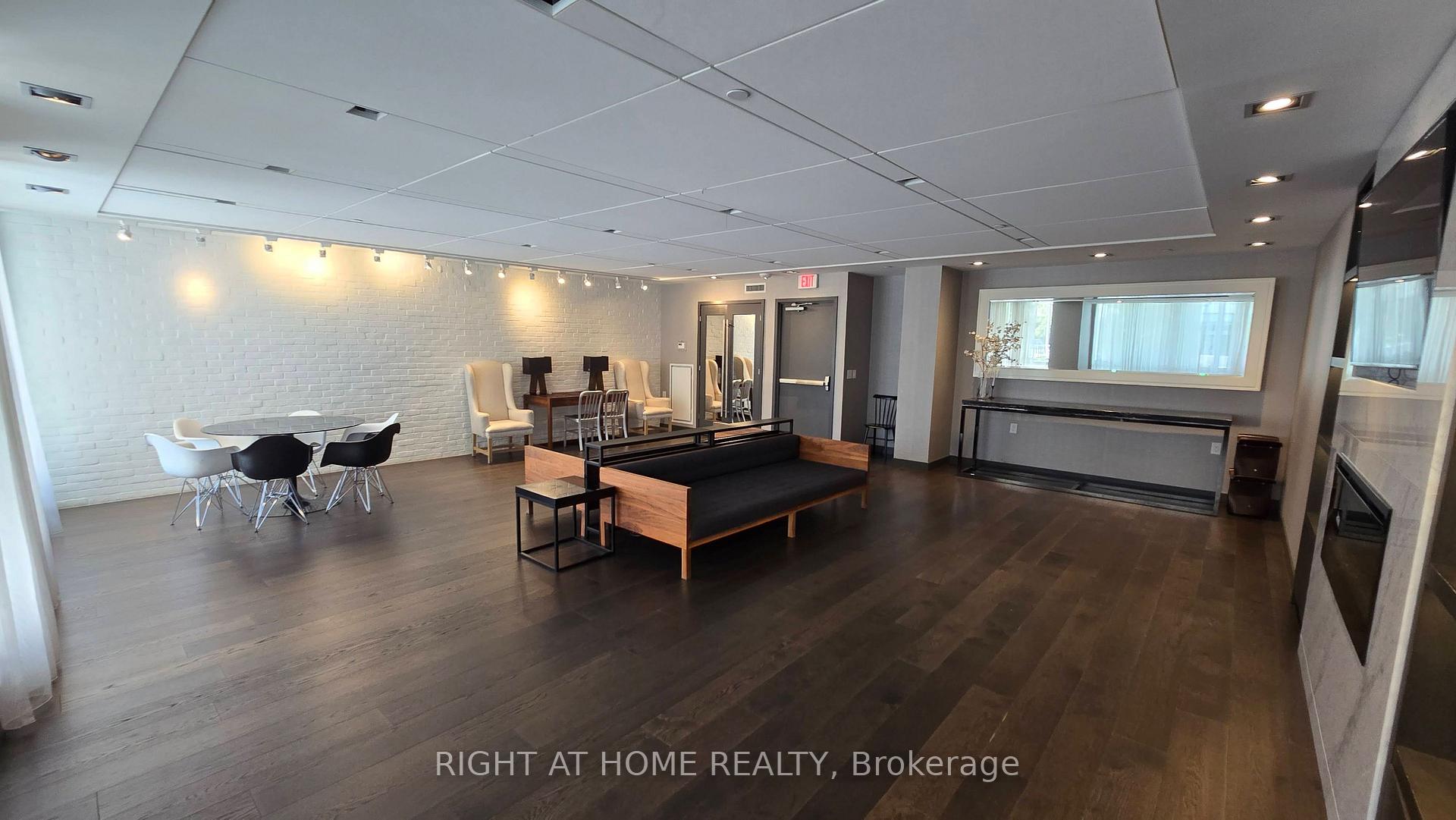 Photo 13 of Unit 914, 210 Simcoe Street, Toronto, Kensington-Chinatown — HOMEH
