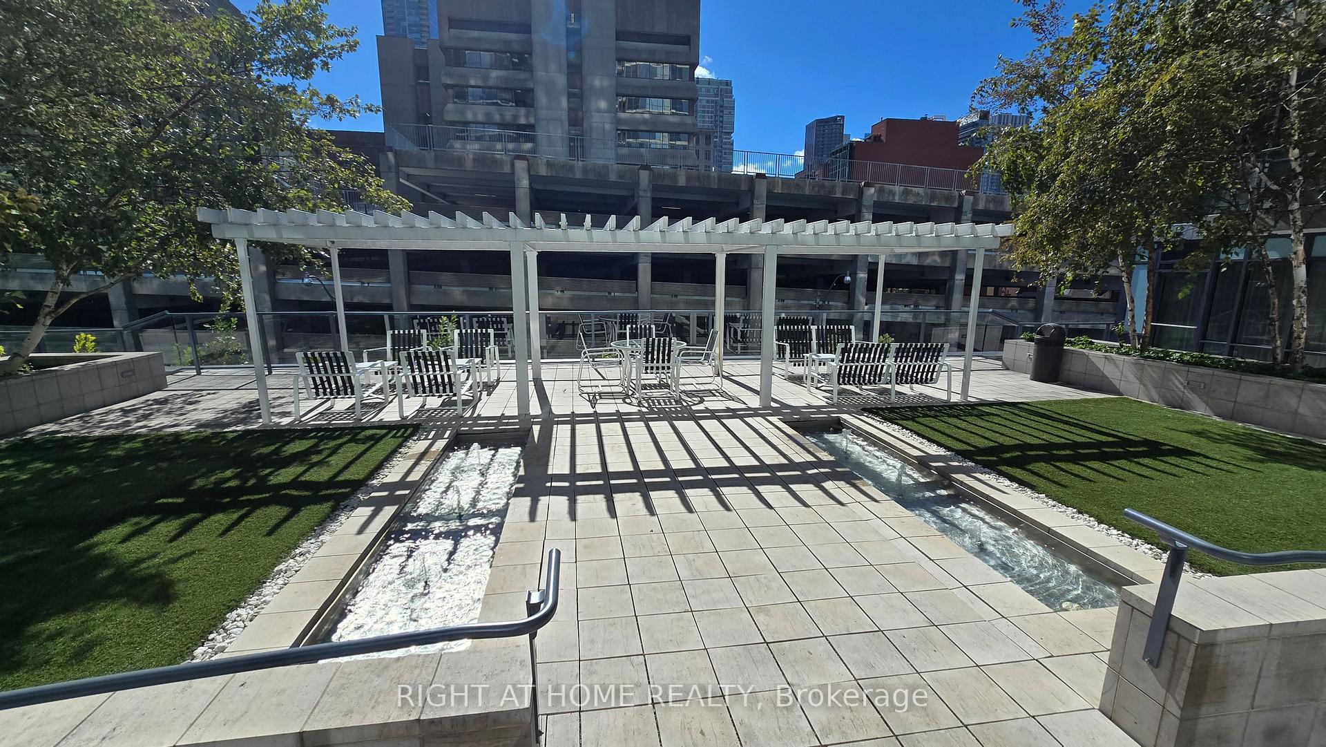 Photo 20 of Unit 914, 210 Simcoe Street, Toronto, Kensington-Chinatown — HOMEH