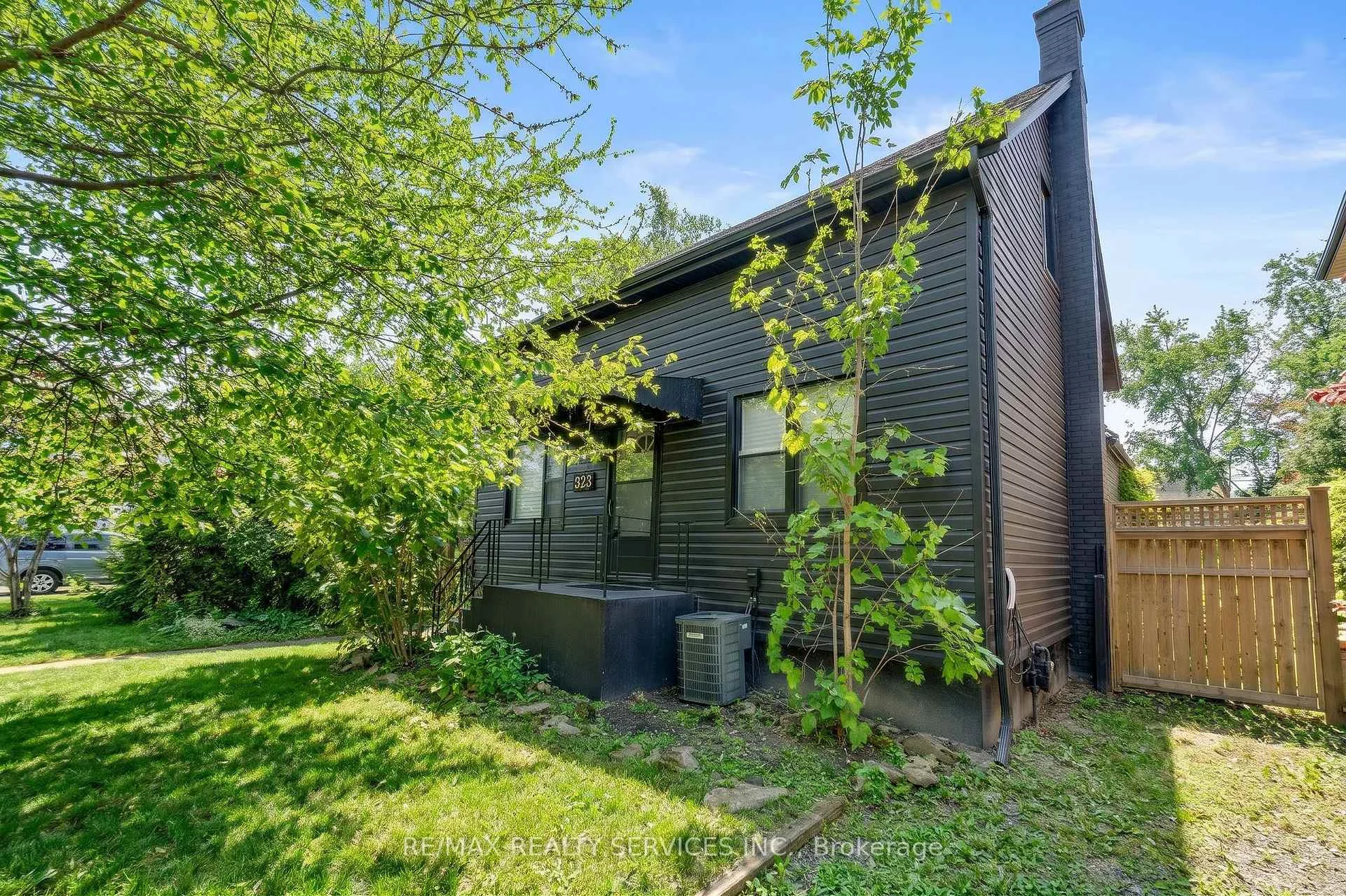 Front of 323 Charlton Avenue W