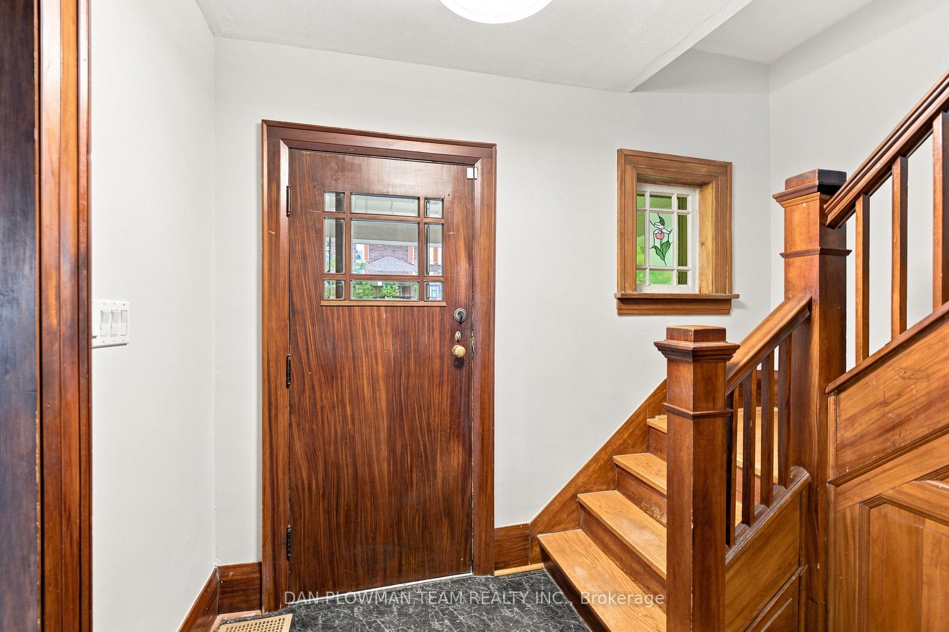 Photo 3 of 307 William Street E, Oshawa, O'Neill — HOMEH