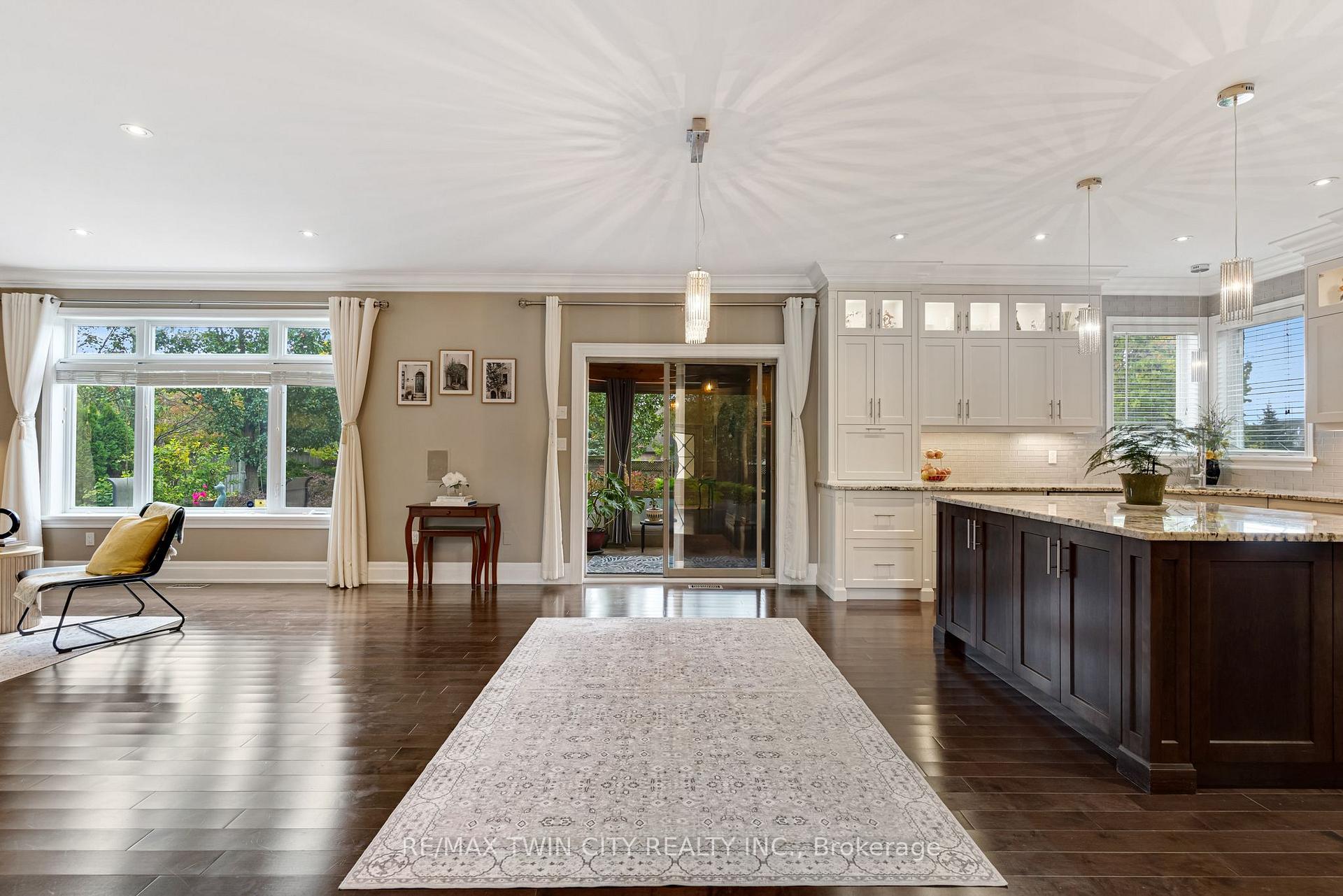 Photo 16 of 213 Deer Ridge Drive, Kitchener, Pioneer Tower West — HOMEH