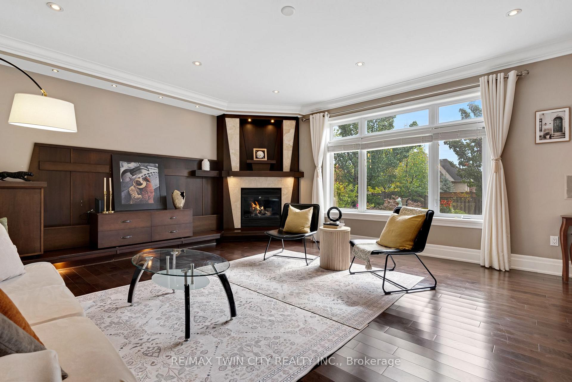 Photo 20 of 213 Deer Ridge Drive, Kitchener, Pioneer Tower West — HOMEH