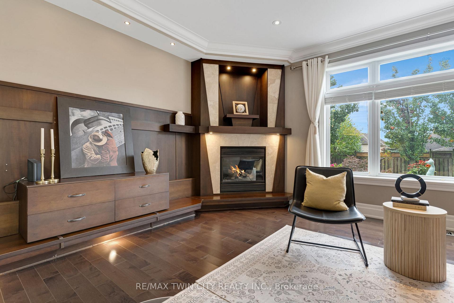 Photo 21 of 213 Deer Ridge Drive, Kitchener, Pioneer Tower West — HOMEH