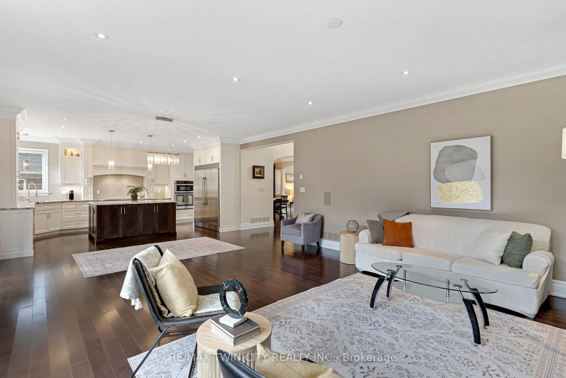 Photo 23 of 213 Deer Ridge Drive, Kitchener, Pioneer Tower West — HOMEH
