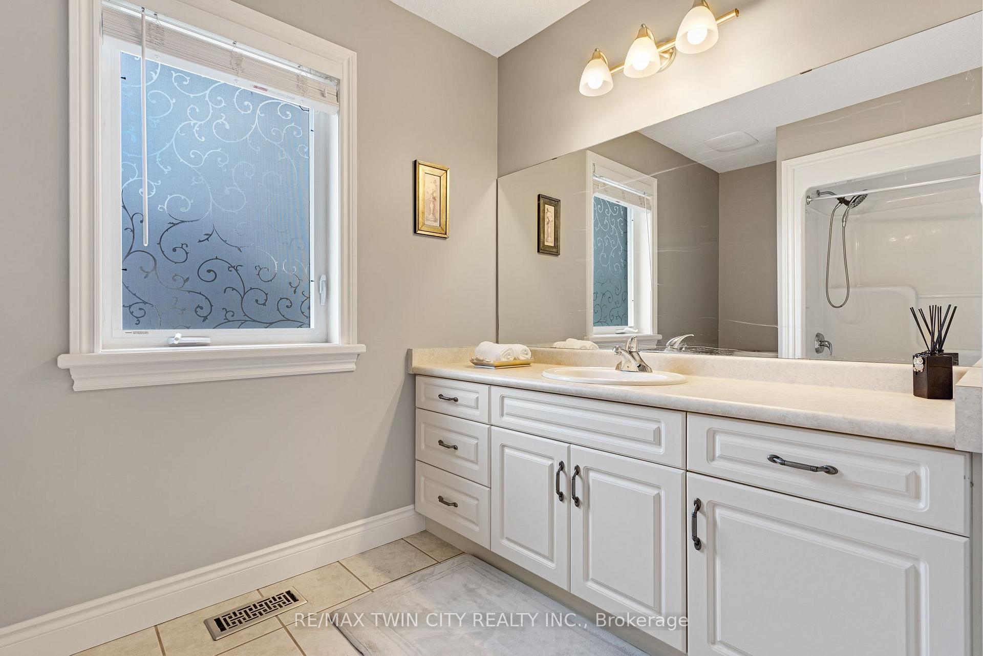 Photo 41 of 213 Deer Ridge Drive, Kitchener, Pioneer Tower West — HOMEH