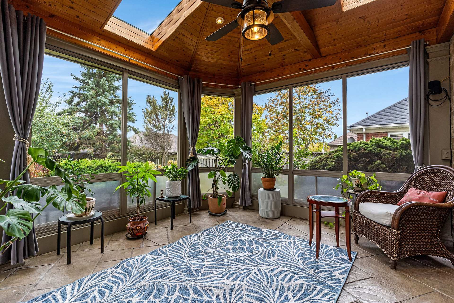 Photo 45 of 213 Deer Ridge Drive, Kitchener, Pioneer Tower West — HOMEH