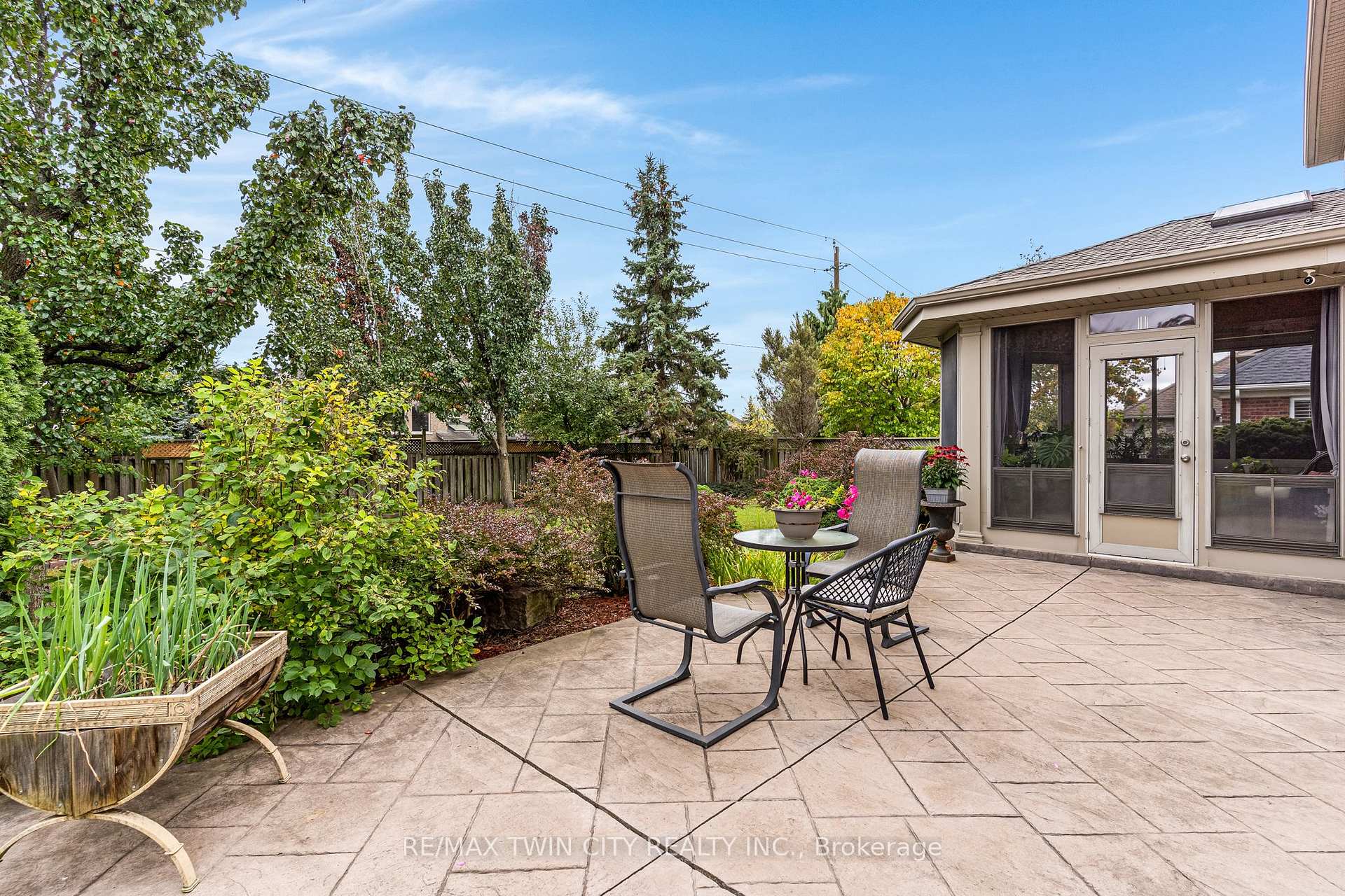 Photo 47 of 213 Deer Ridge Drive, Kitchener, Pioneer Tower West — HOMEH