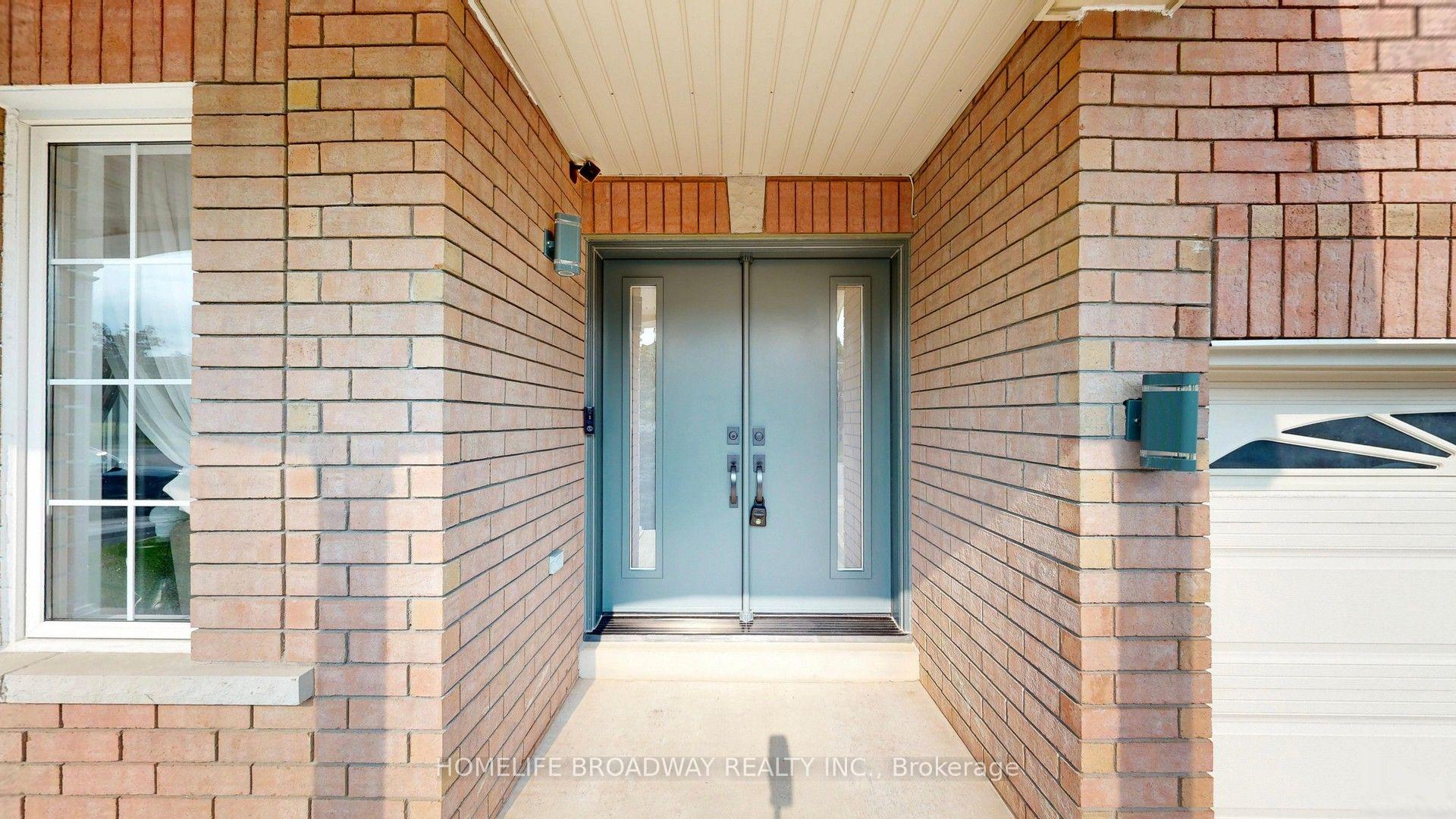 Photo 2 of 11 Melbourne Drive, Richmond Hill, Rouge Woods — HOMEH