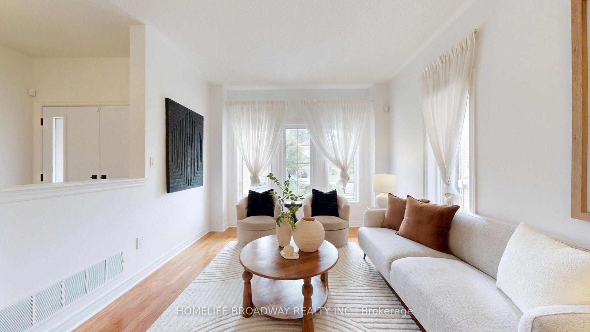 Photo 4 of 11 Melbourne Drive, Richmond Hill, Rouge Woods — HOMEH