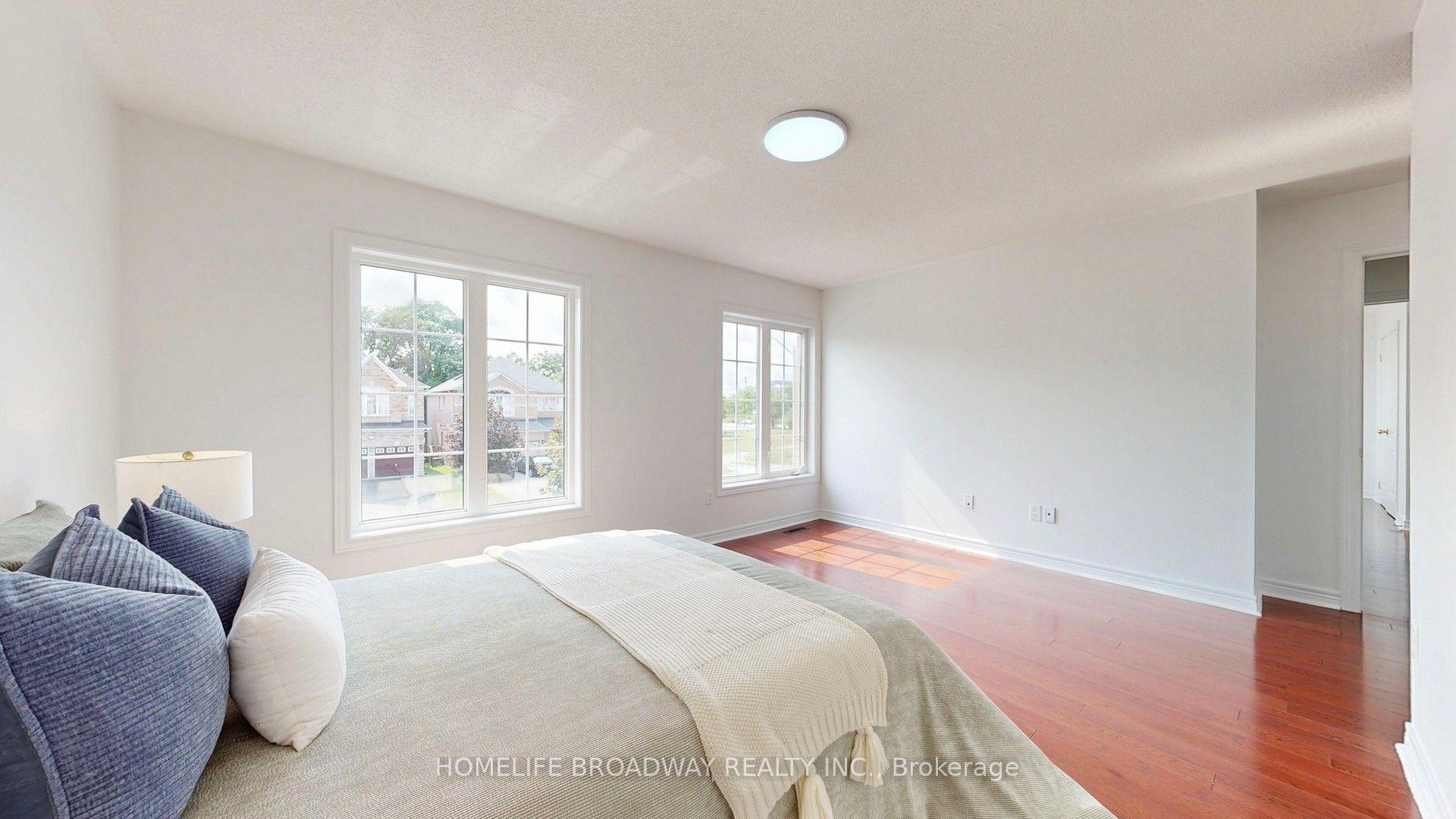 Photo 38 of 11 Melbourne Drive, Richmond Hill, Rouge Woods — HOMEH