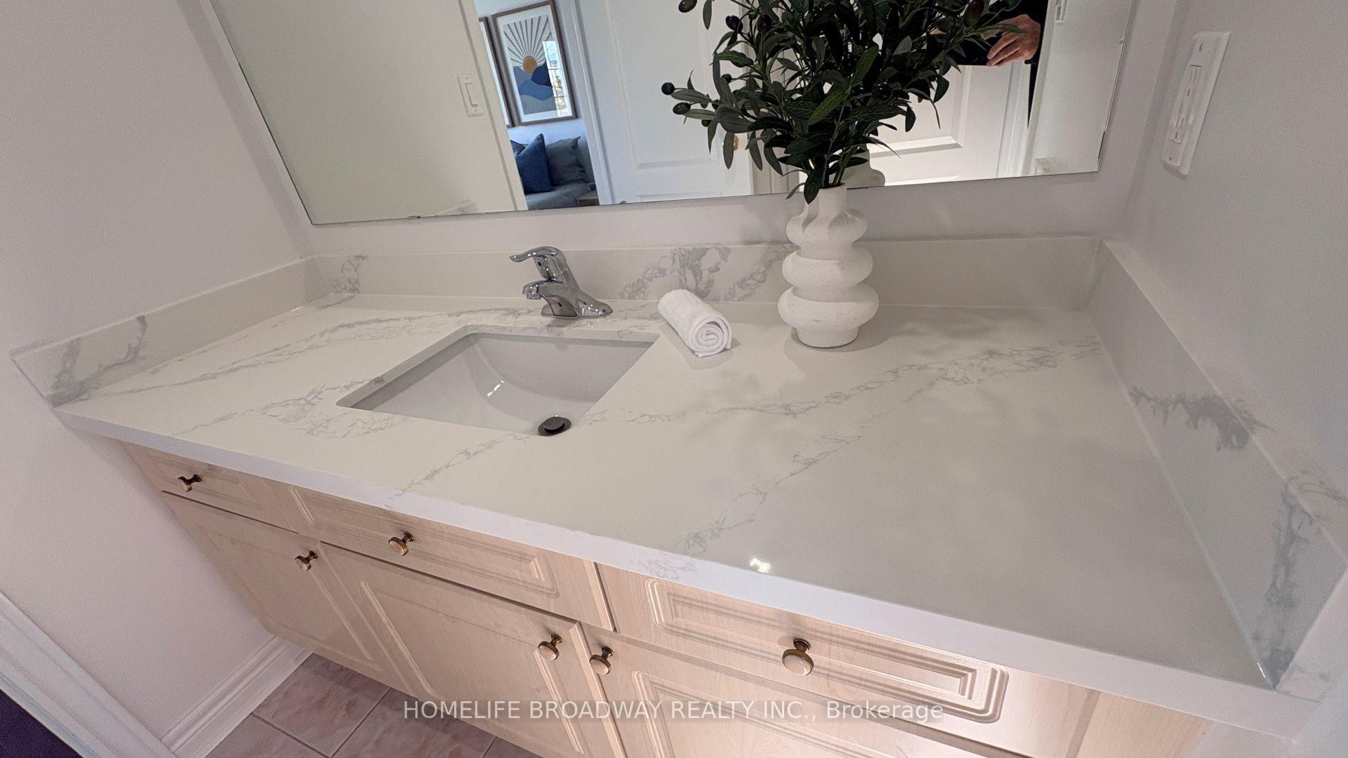 Photo 41 of 11 Melbourne Drive, Richmond Hill, Rouge Woods — HOMEH