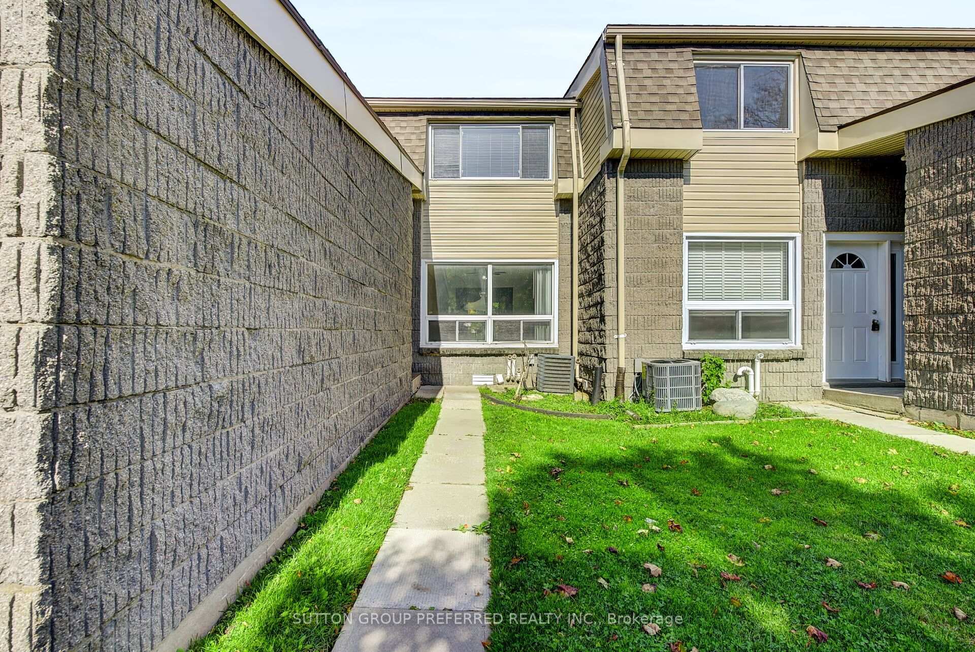 Photo 6 of Unit 4, 1460 Limberlost Road, London, North I — HOMEH