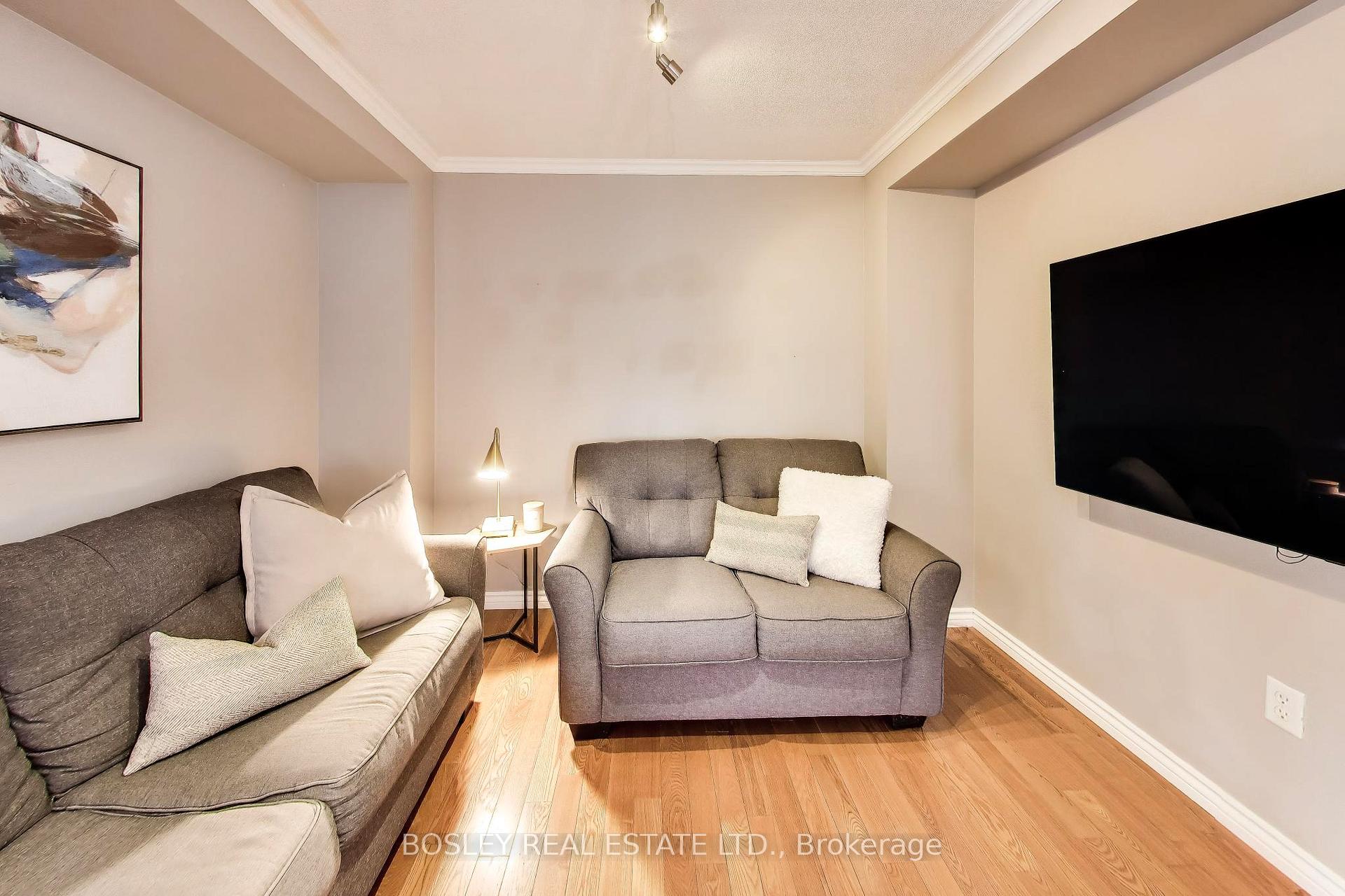 Photo 5 of 57 Longueuil Place, Whitby, Pringle Creek — HOMEH
