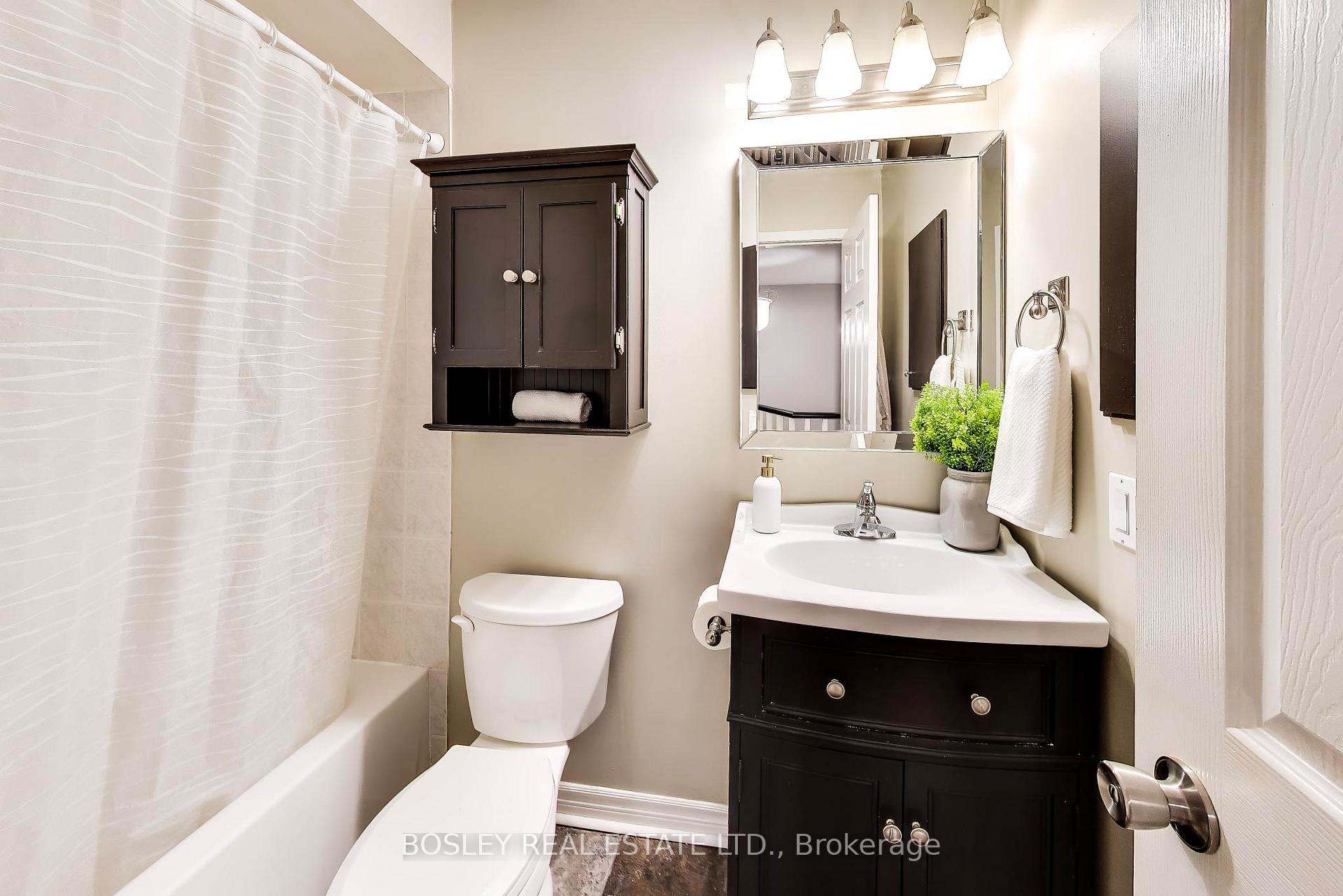 Photo 20 of 57 Longueuil Place, Whitby, Pringle Creek — HOMEH