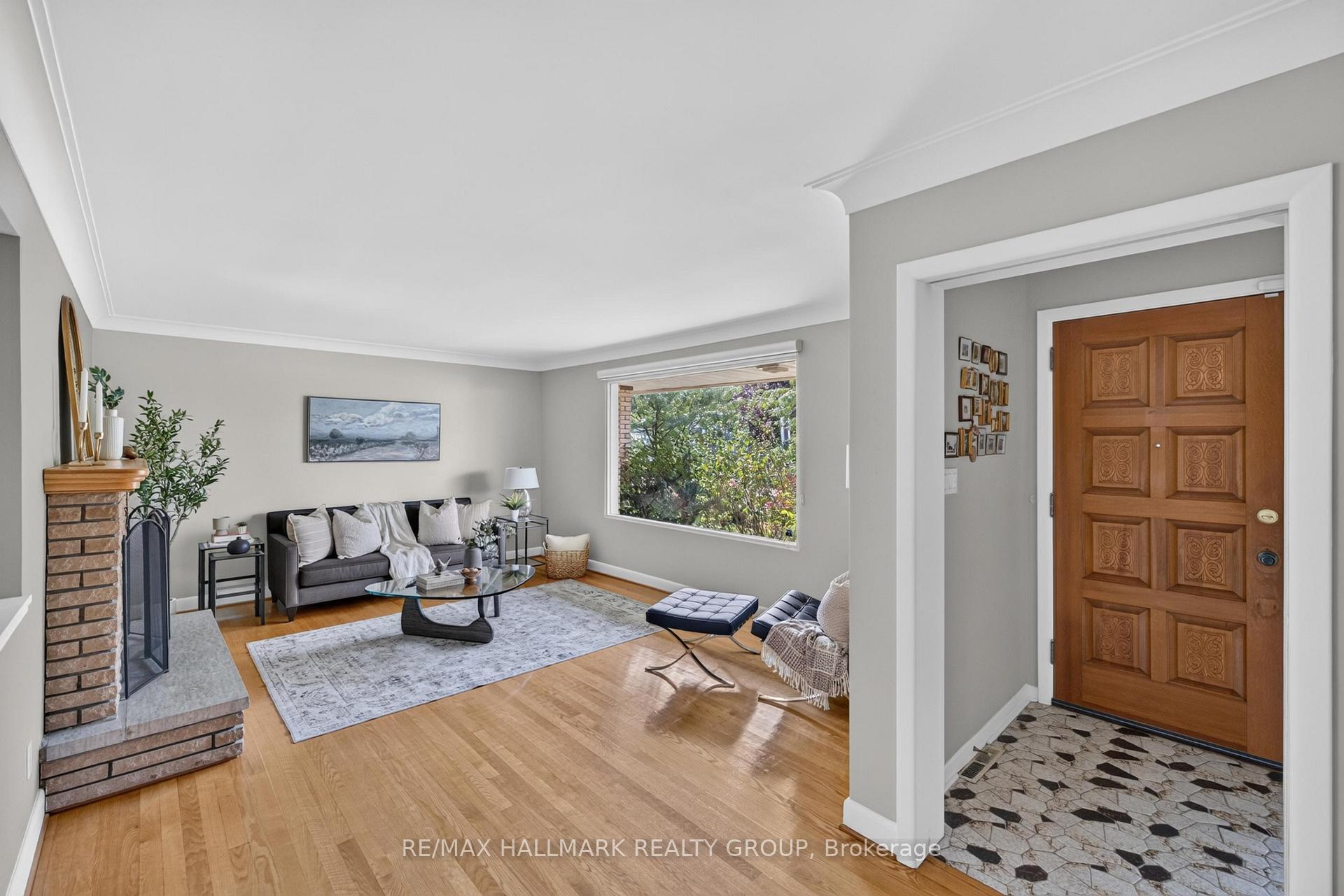 Photo 5 of 811 Iroquois Road, Ottawa, McKellar Heights/Glabar Park — HOMEH