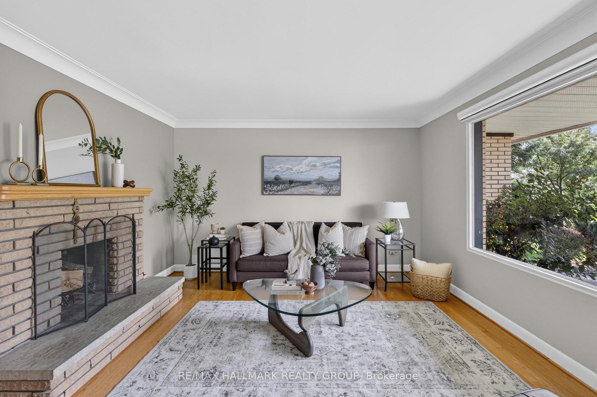 Photo 7 of 811 Iroquois Road, Ottawa, McKellar Heights/Glabar Park — HOMEH