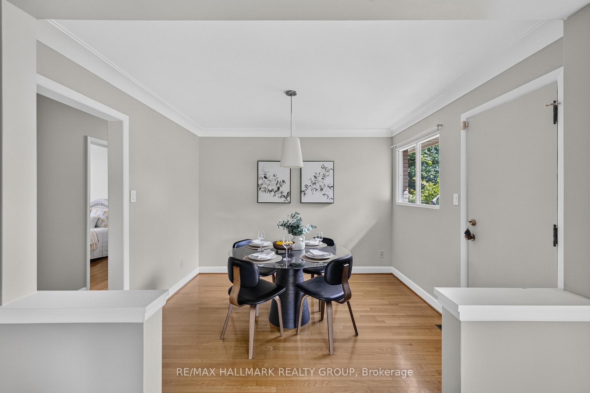 Photo 10 of 811 Iroquois Road, Ottawa, McKellar Heights/Glabar Park — HOMEH