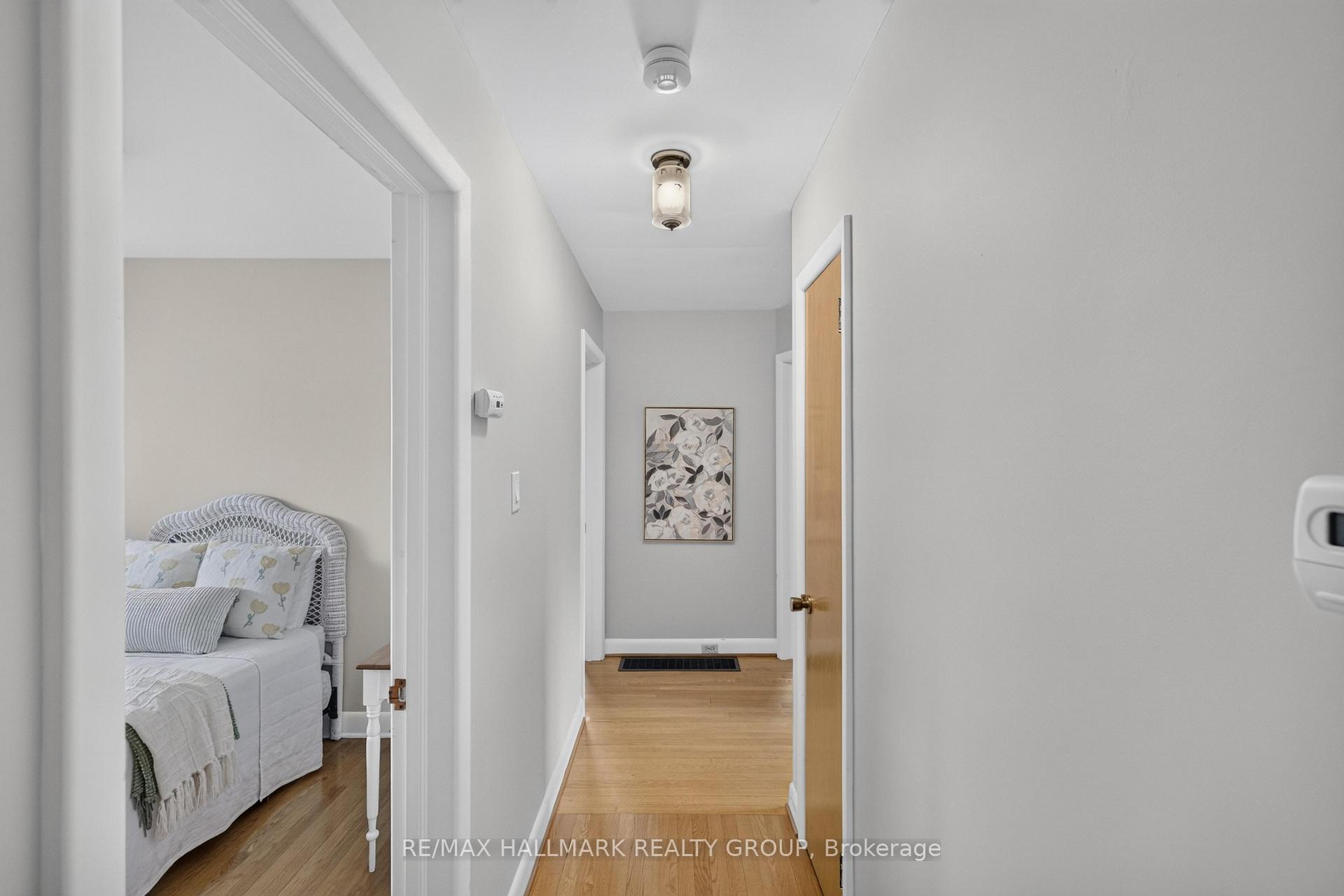 Photo 15 of 811 Iroquois Road, Ottawa, McKellar Heights/Glabar Park — HOMEH