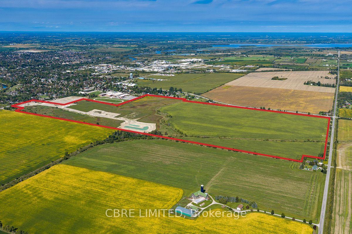 Photo 3 of 258 Highway 36 Road, Kawartha Lakes, Lindsay — HOMEH