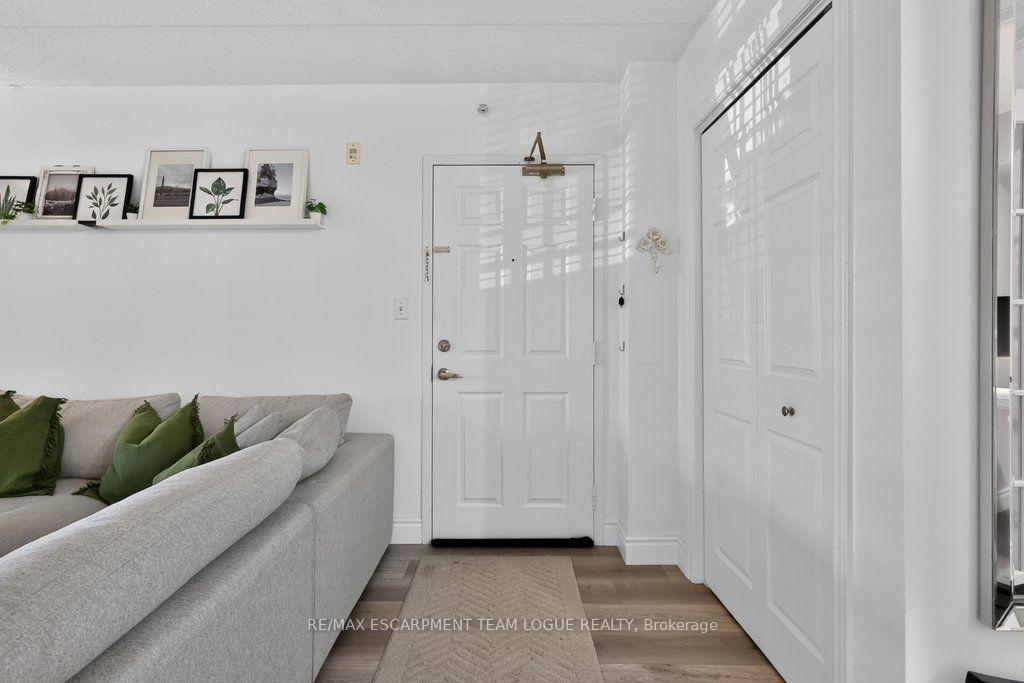Photo 4 of Unit 306, 2065 Appleby Line, Burlington, Orchard — HOMEH