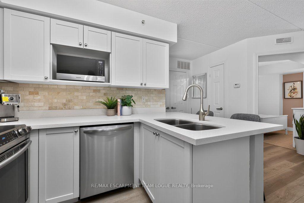 Photo 14 of Unit 306, 2065 Appleby Line, Burlington, Orchard — HOMEH