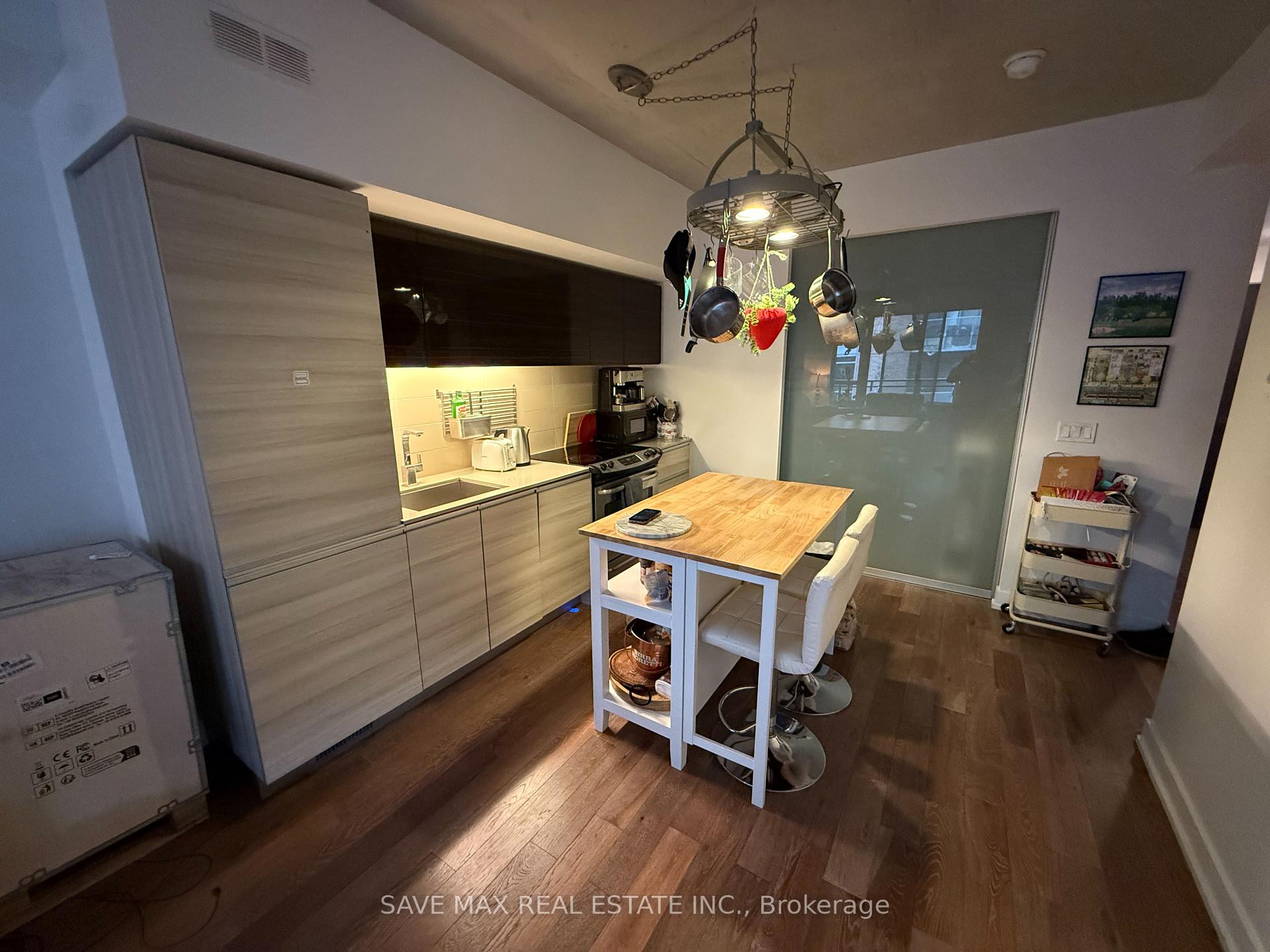 Photo 2 of Unit 404, 20 Minowan Miikan Lane, Toronto, Little Portugal — HOMEH